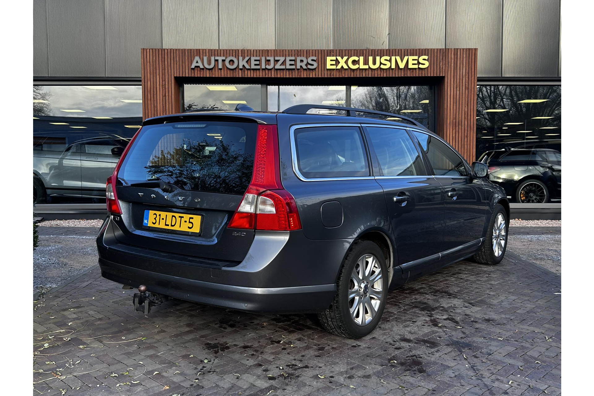 Volvo V70 2.4D Momentum 2010 TITANIUM GREY (455) 11