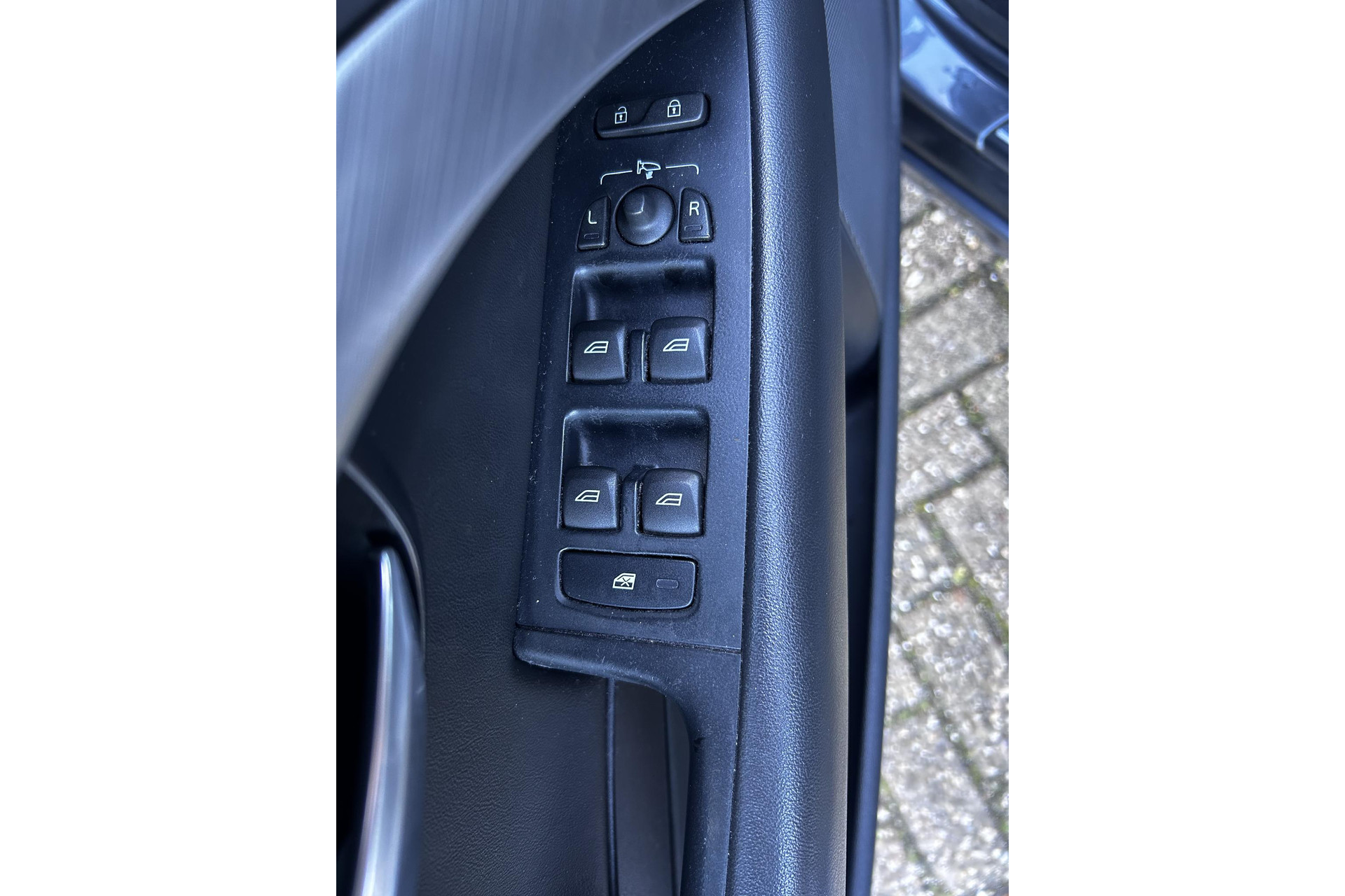 Volvo V70 2.4D Momentum 2010 TITANIUM GREY (455) 13