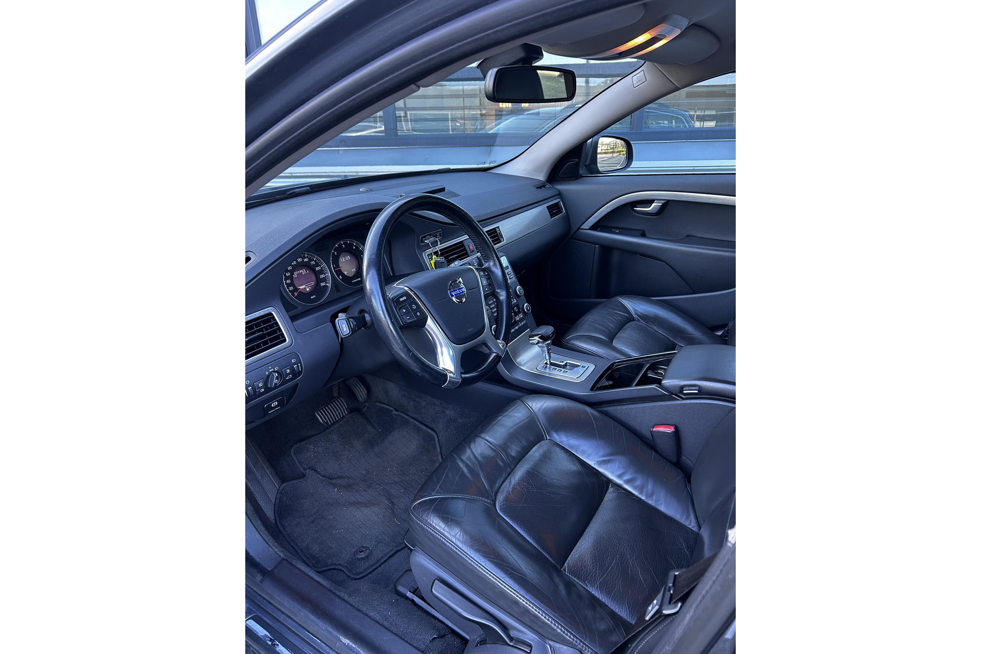 Volvo V70 2.4D Momentum 2010 TITANIUM GREY (455) 6