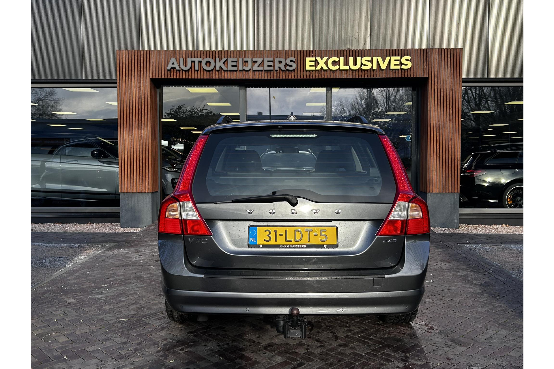 Volvo V70 2.4D Momentum 2010 TITANIUM GREY (455) 9