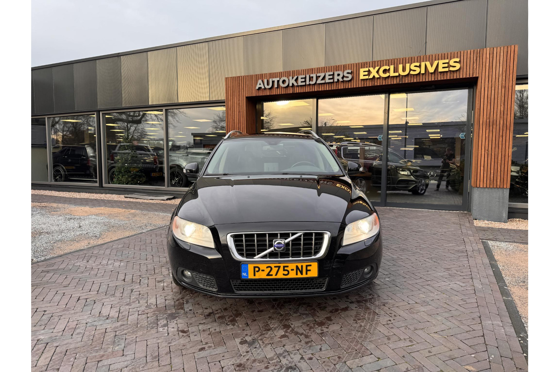 Volvo V70 3.2 Momentum 2007 BLACK SOLID (STONE) (019) 2