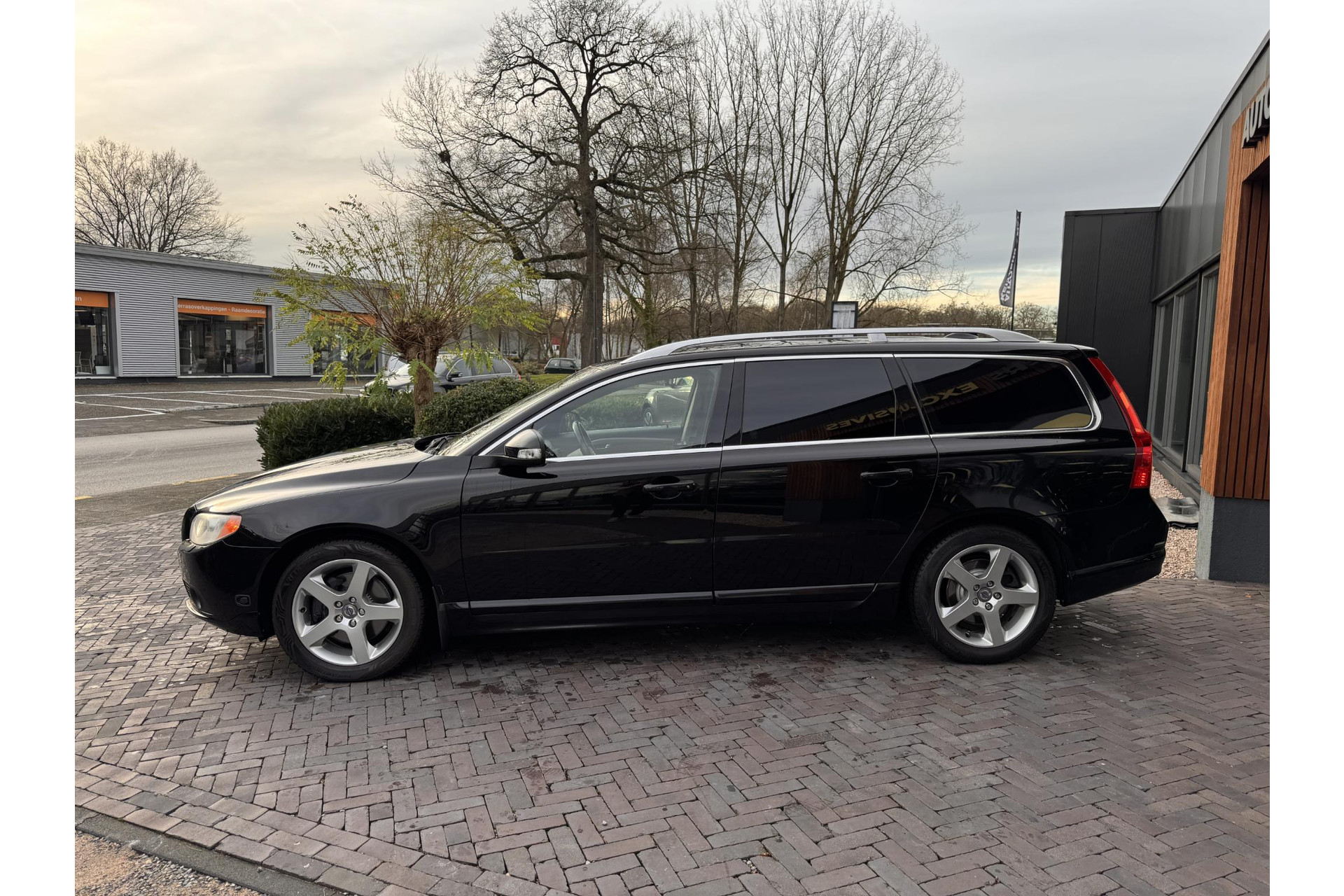 Volvo V70 3.2 Momentum 2007 BLACK SOLID (STONE) (019) 4