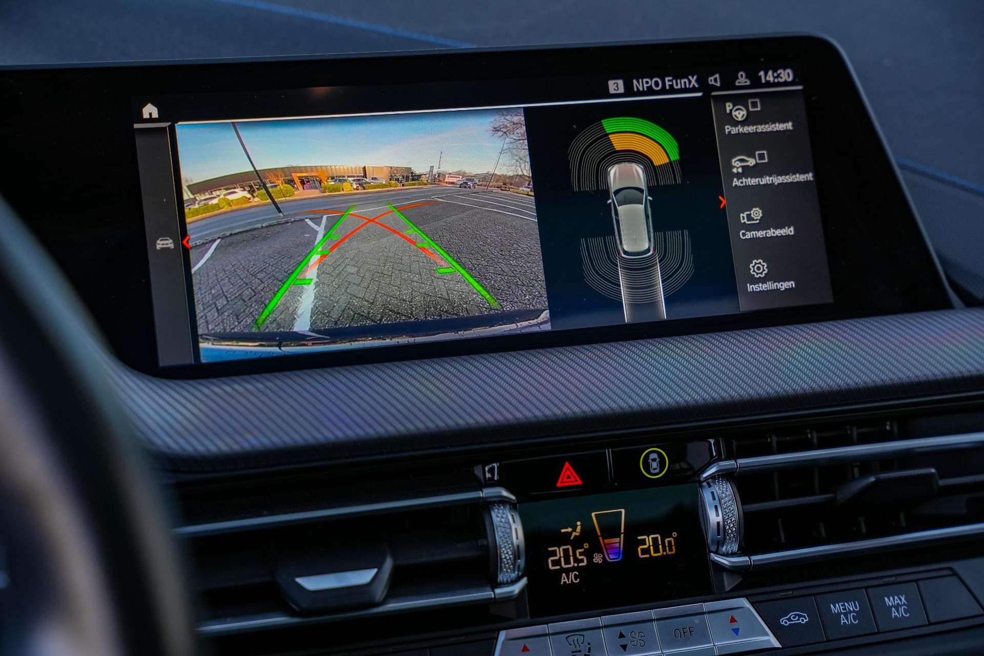 BMW 1-serie 118i Executive Edition 2021 Saphirschwarz metallic 17