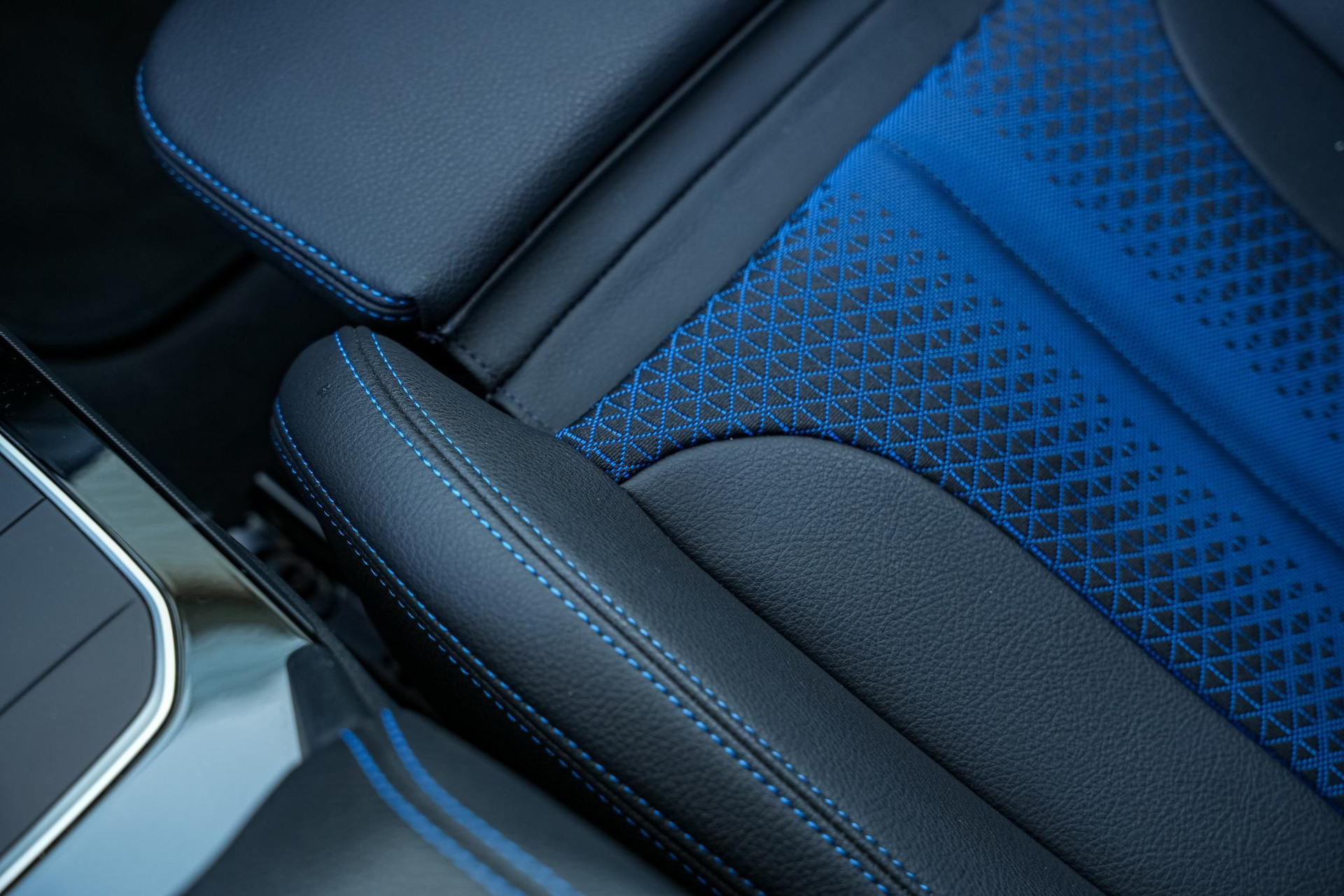 BMW 1-serie 118i Executive Edition 2021 Saphirschwarz metallic 23