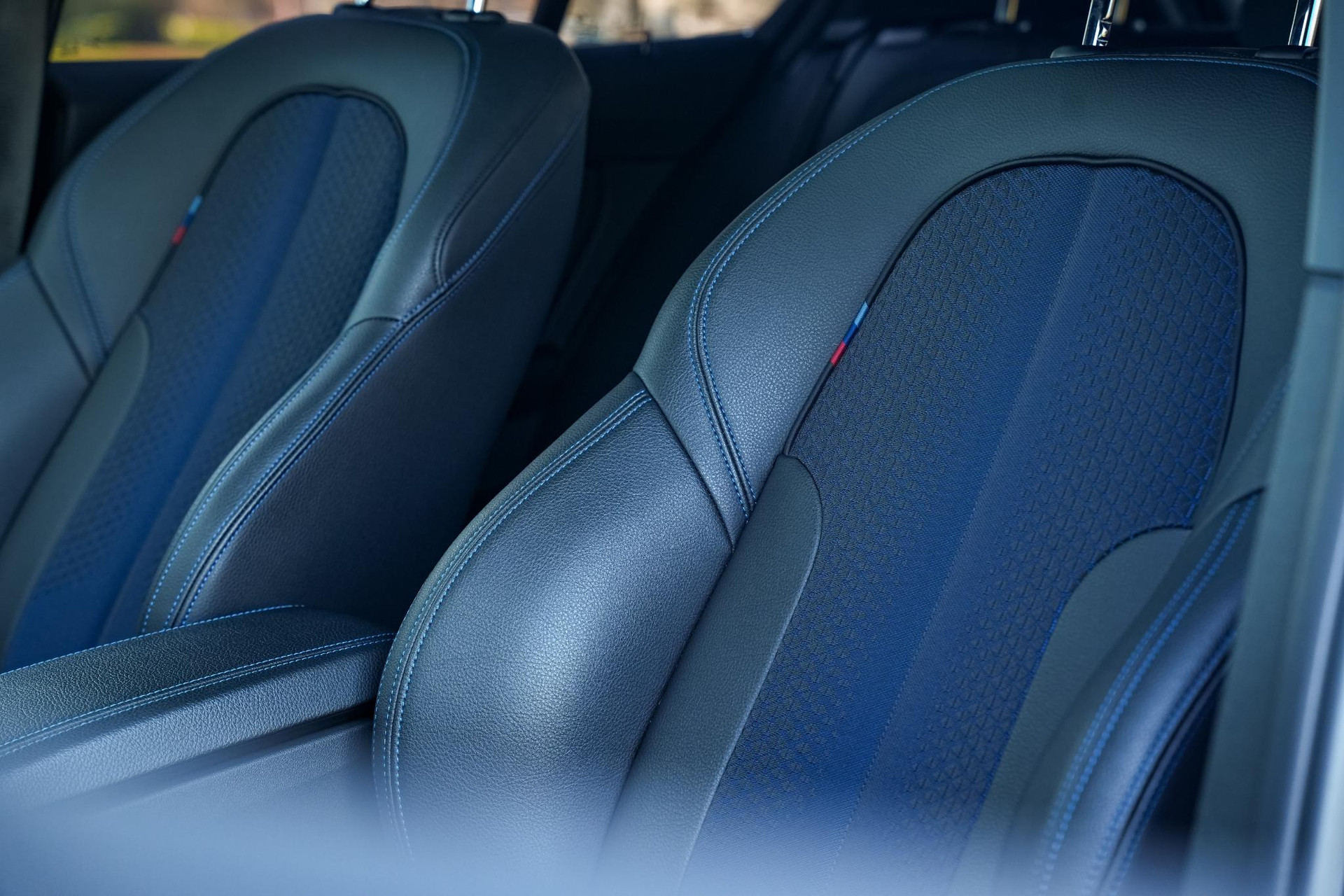 BMW 1-serie 118i Executive Edition 2021 Saphirschwarz metallic 24