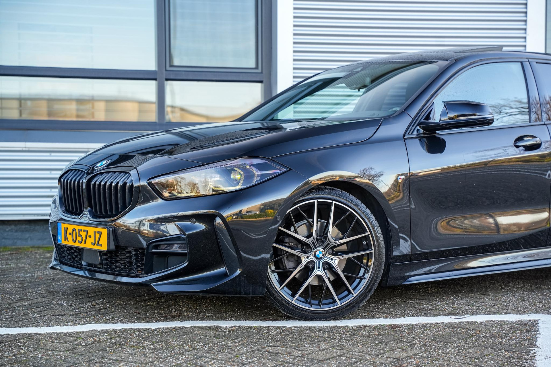 BMW 1-serie 118i Executive Edition 2021 Saphirschwarz metallic 27