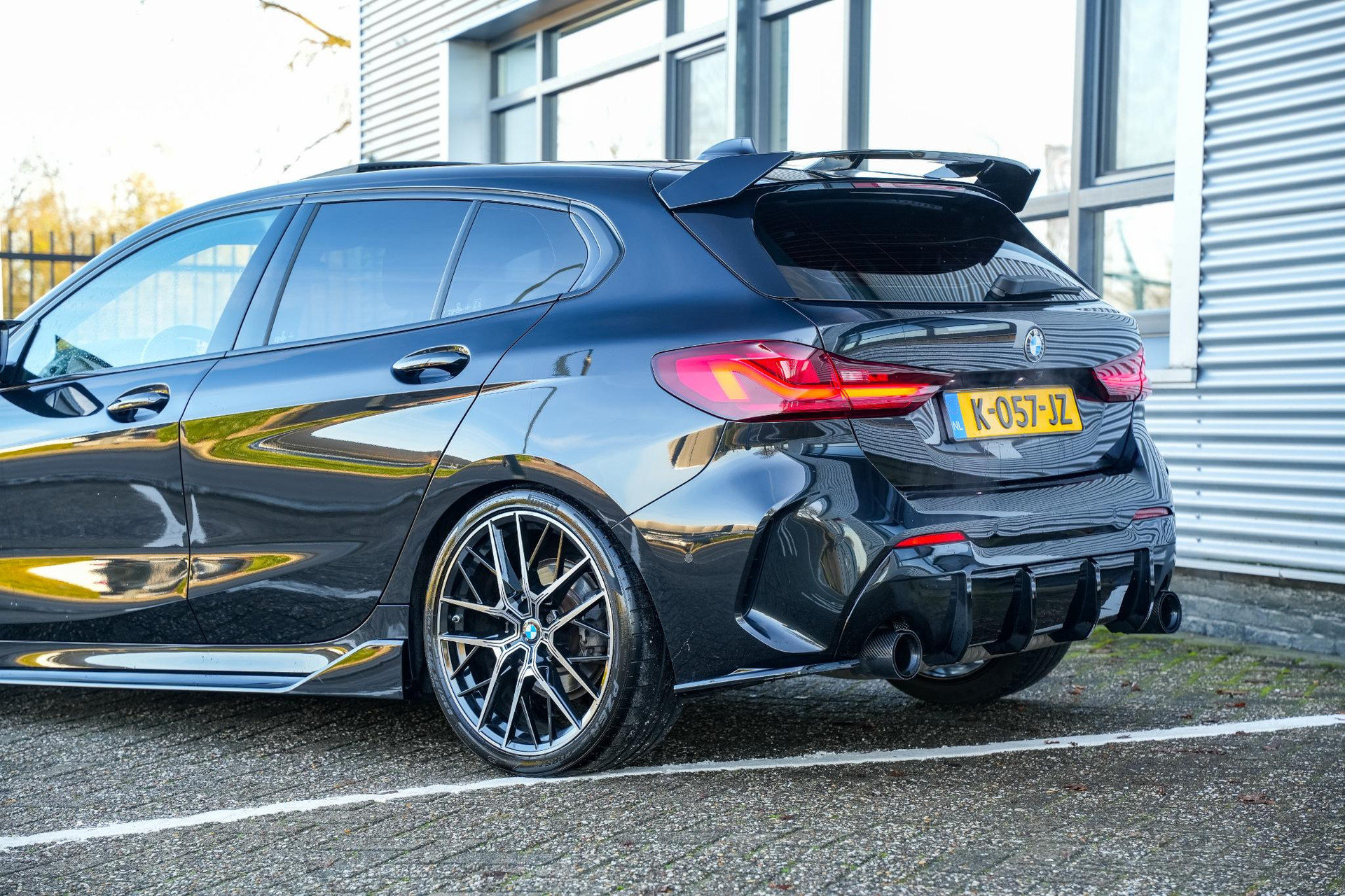 BMW 1-serie 118i Executive Edition 2021 Saphirschwarz metallic 29