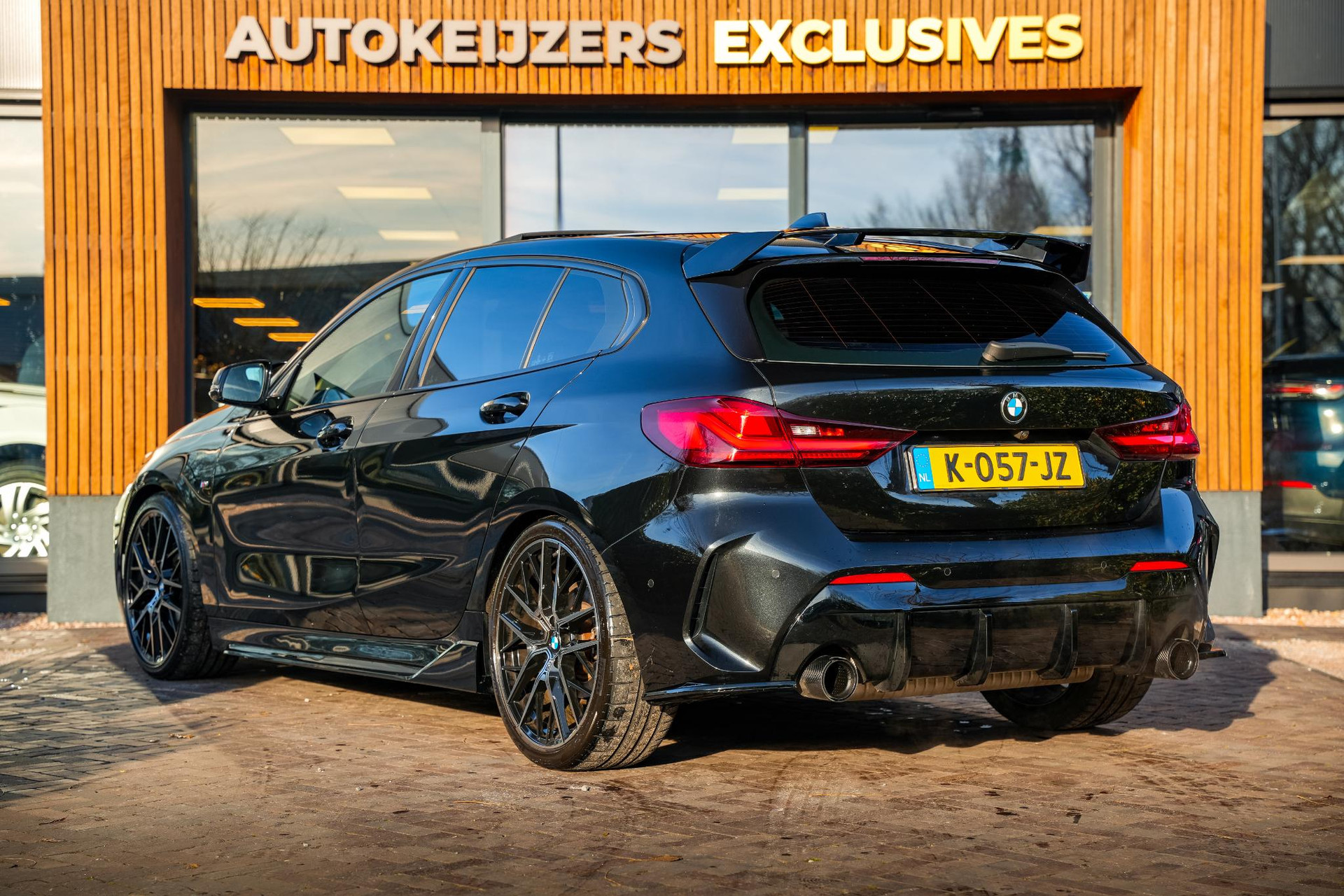 BMW 1-serie 118i Executive Edition 2021 Saphirschwarz metallic 7