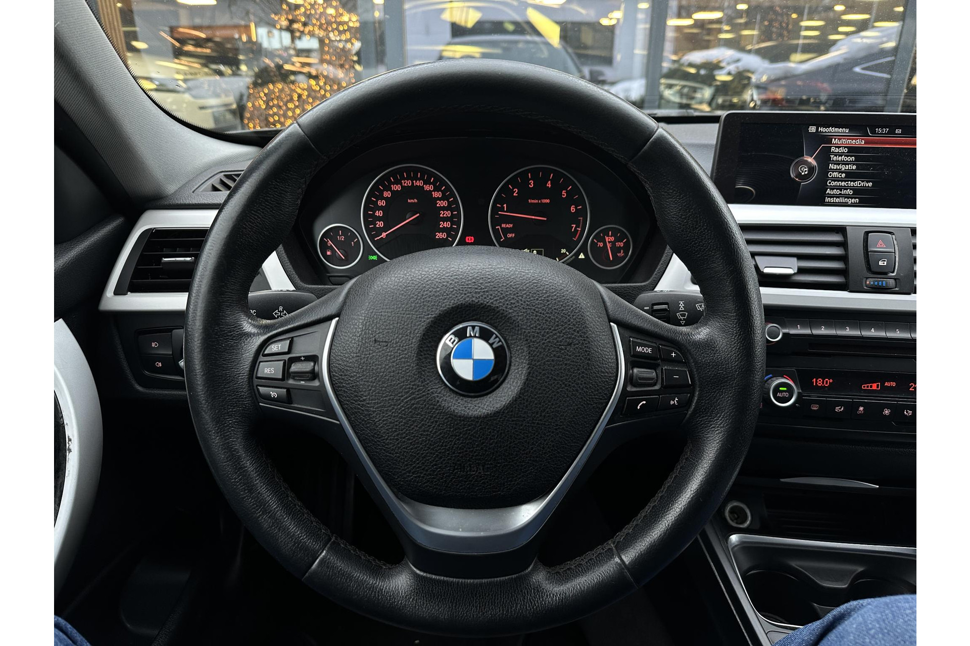 BMW 3-serie 320i EfficientDynamics Edition High Executive 2013 BLACK SAPPHIRE METALLIC (475) 12