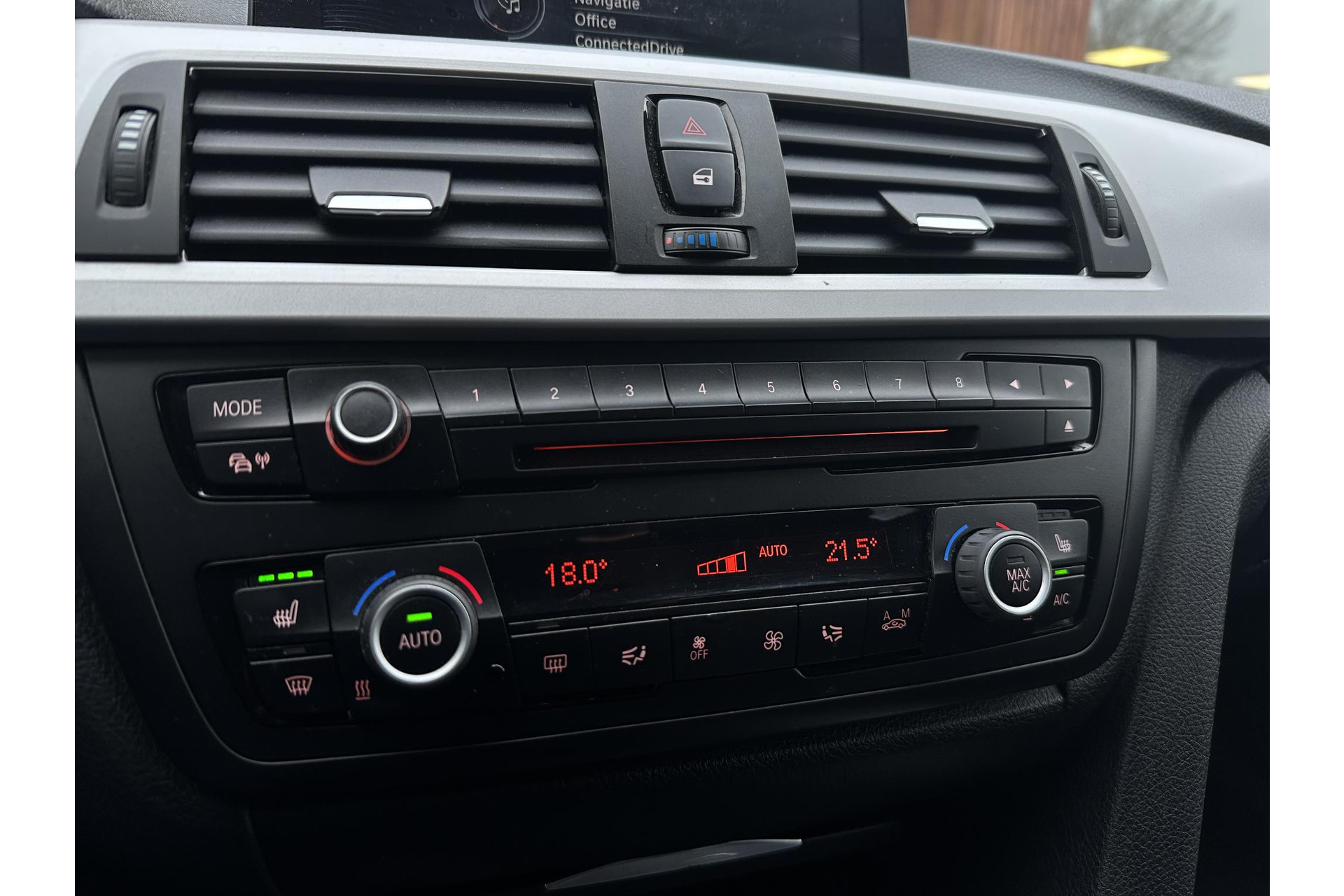 BMW 3-serie 320i EfficientDynamics Edition High Executive 2013 BLACK SAPPHIRE METALLIC (475) 14