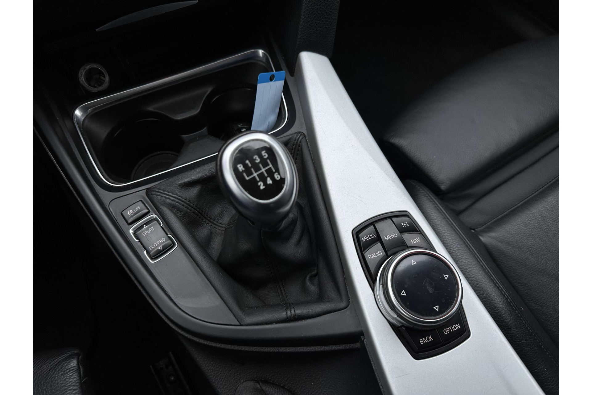 BMW 3-serie 320i EfficientDynamics Edition High Executive 2013 BLACK SAPPHIRE METALLIC (475) 19