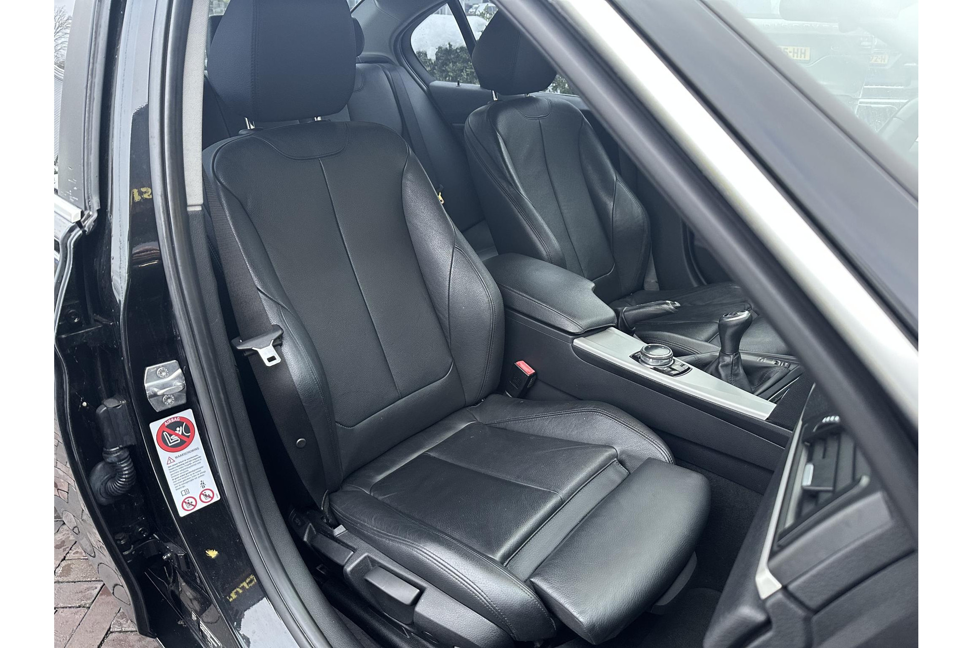 BMW 3-serie 320i EfficientDynamics Edition High Executive 2013 BLACK SAPPHIRE METALLIC (475) 20