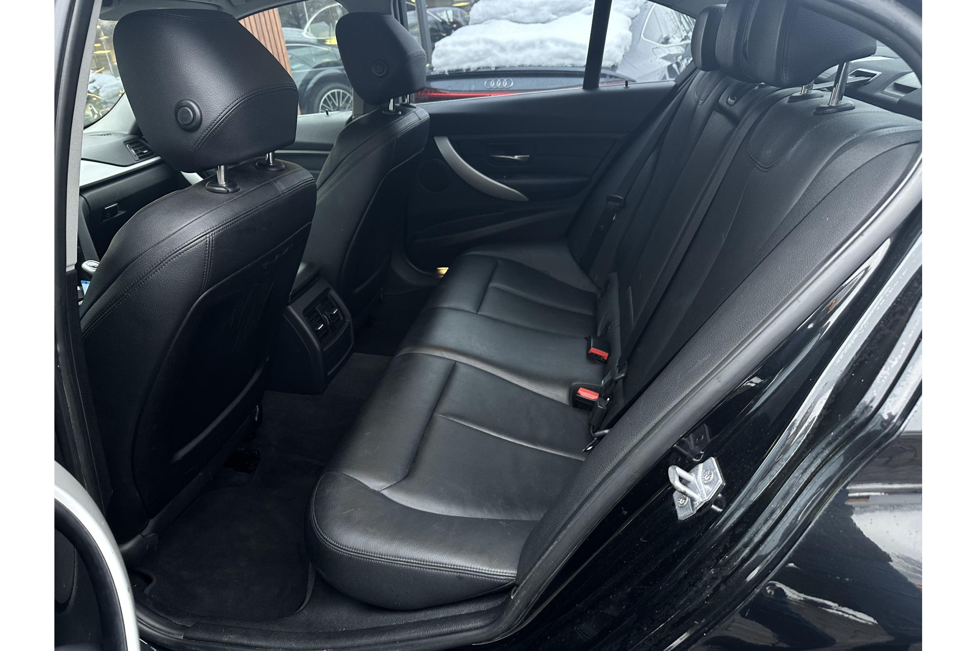 BMW 3-serie 320i EfficientDynamics Edition High Executive 2013 BLACK SAPPHIRE METALLIC (475) 7