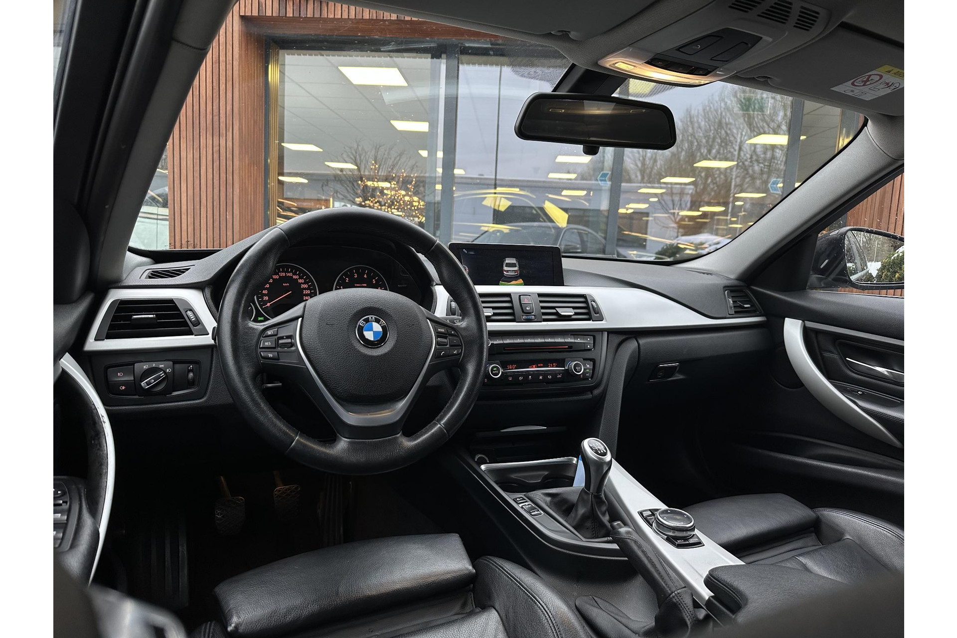 BMW 3-serie 320i EfficientDynamics Edition High Executive 2013 BLACK SAPPHIRE METALLIC (475) 8