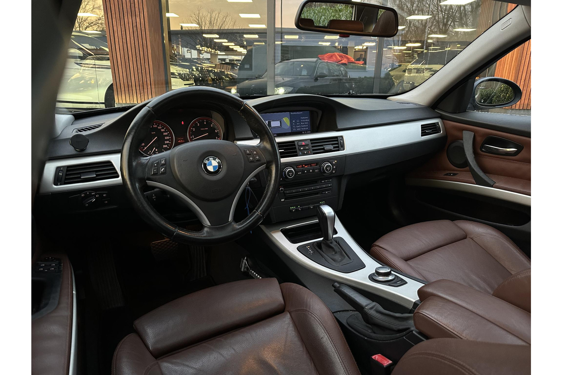 BMW 3 Serie Touring 325xi High Executive 2008 Saphirschwarz metallic 6