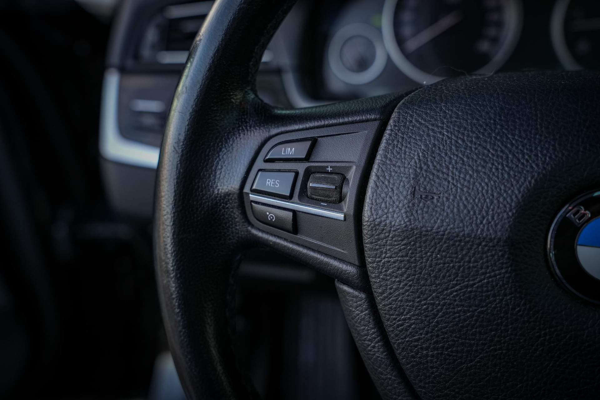 BMW 5 Serie Touring 530d High Executive 2015 black-sapphire metallic (475) 21