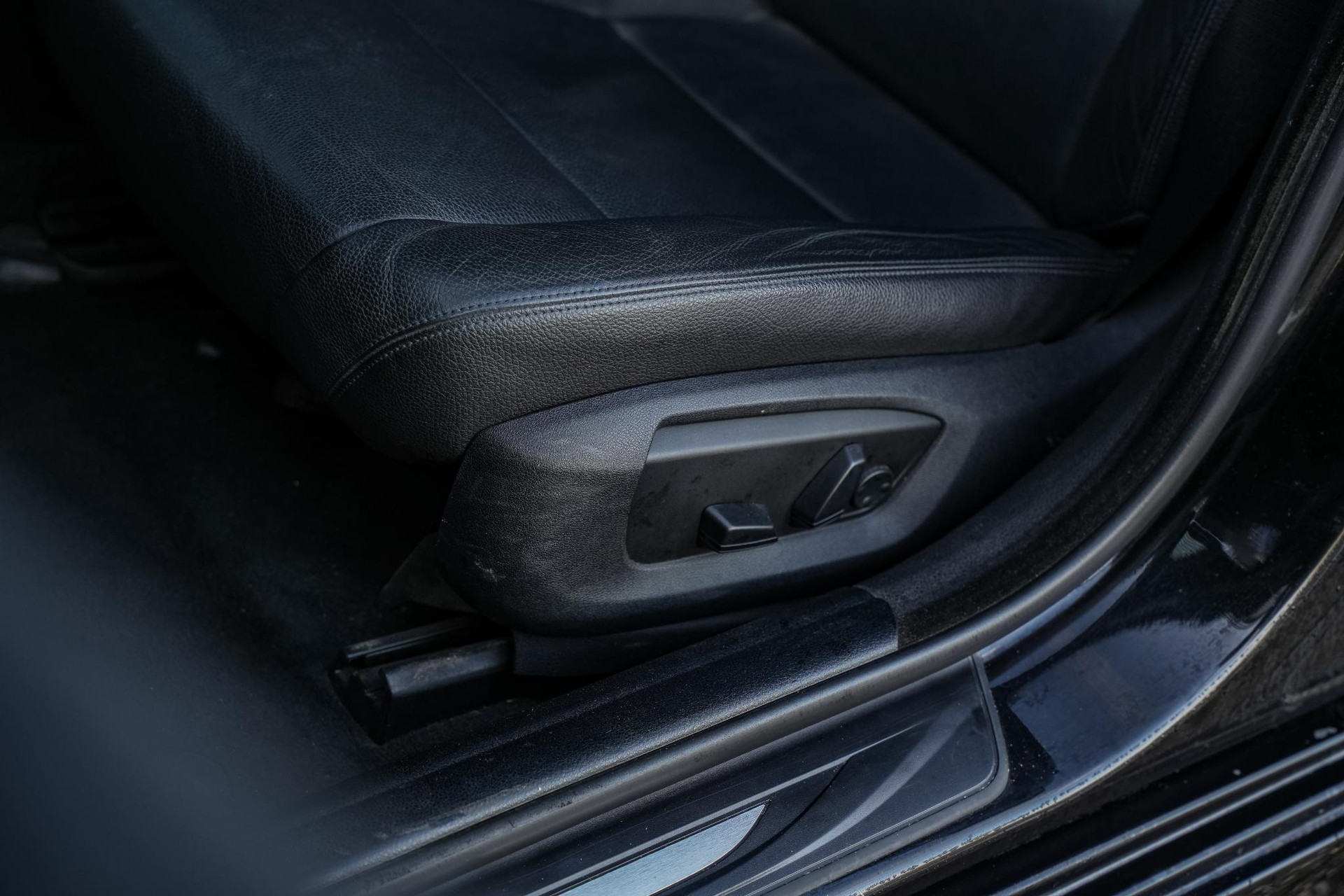 BMW 5 Serie Touring 530d High Executive 2015 black-sapphire metallic (475) 24