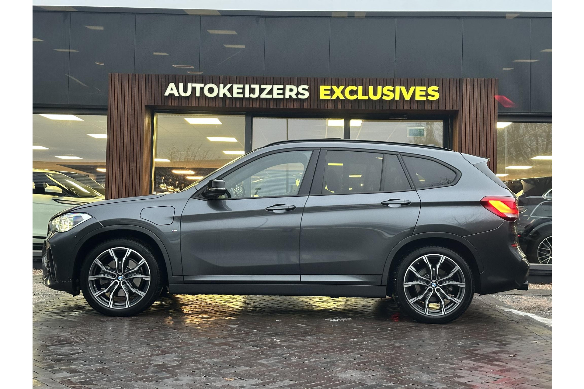BMW X1 xDrive25e eDrive Edition 2021 Mineral-grau metallic (B39) 3