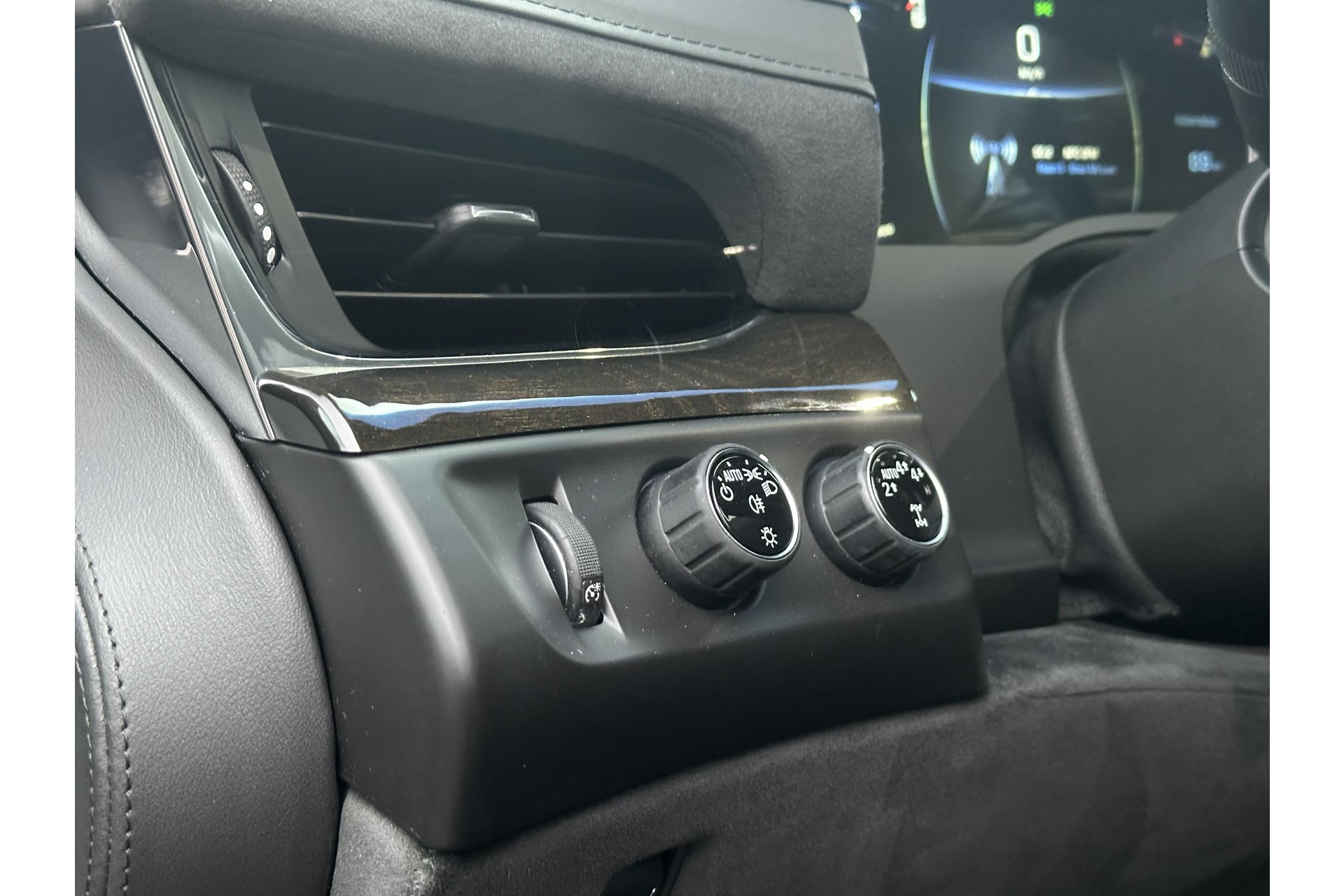 Cadillac Escalade 6.2 V8 Platinum 2018  28