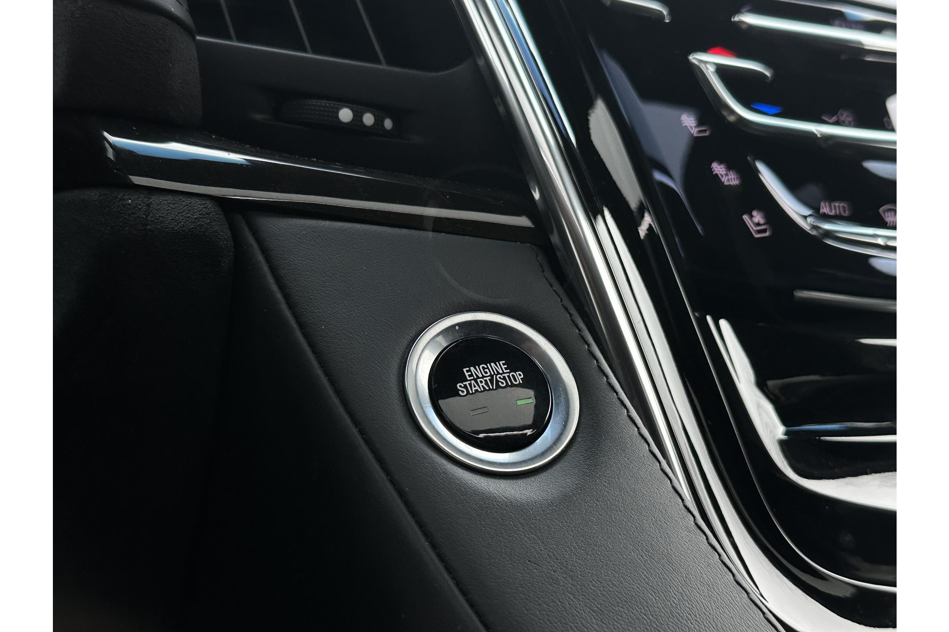 Cadillac Escalade 6.2 V8 Platinum 2018  43