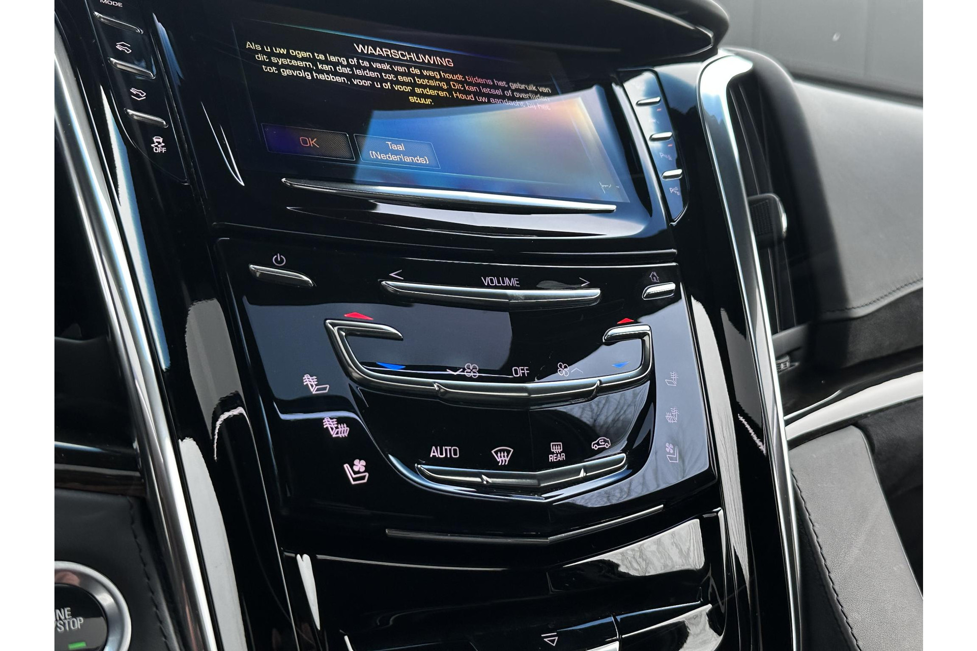 Cadillac Escalade 6.2 V8 Platinum 2018  44