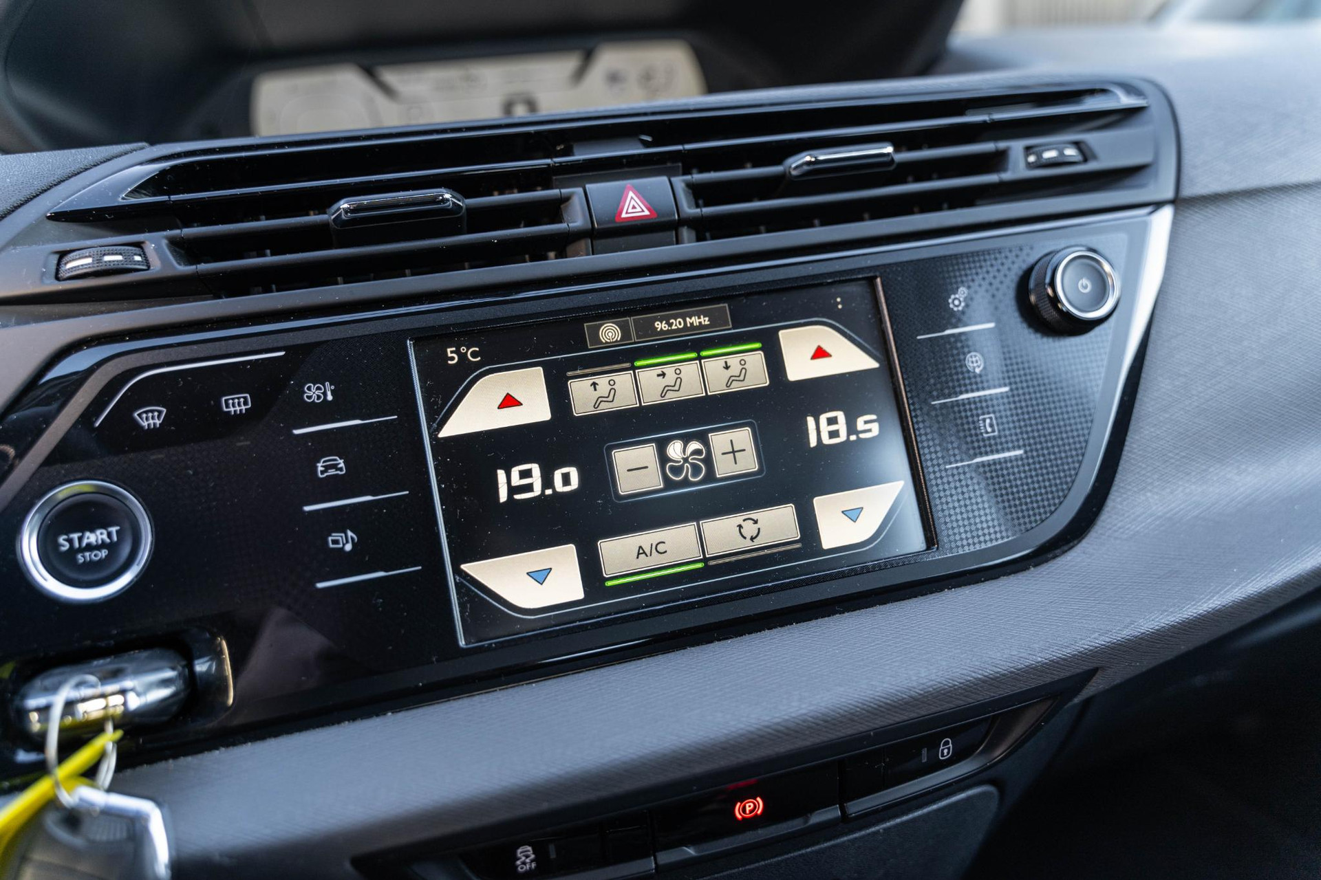 Citroën C4 Picasso 1.2 PureTech Attraction 2016 KYANOS BLUE PAINT (KGQ) 17