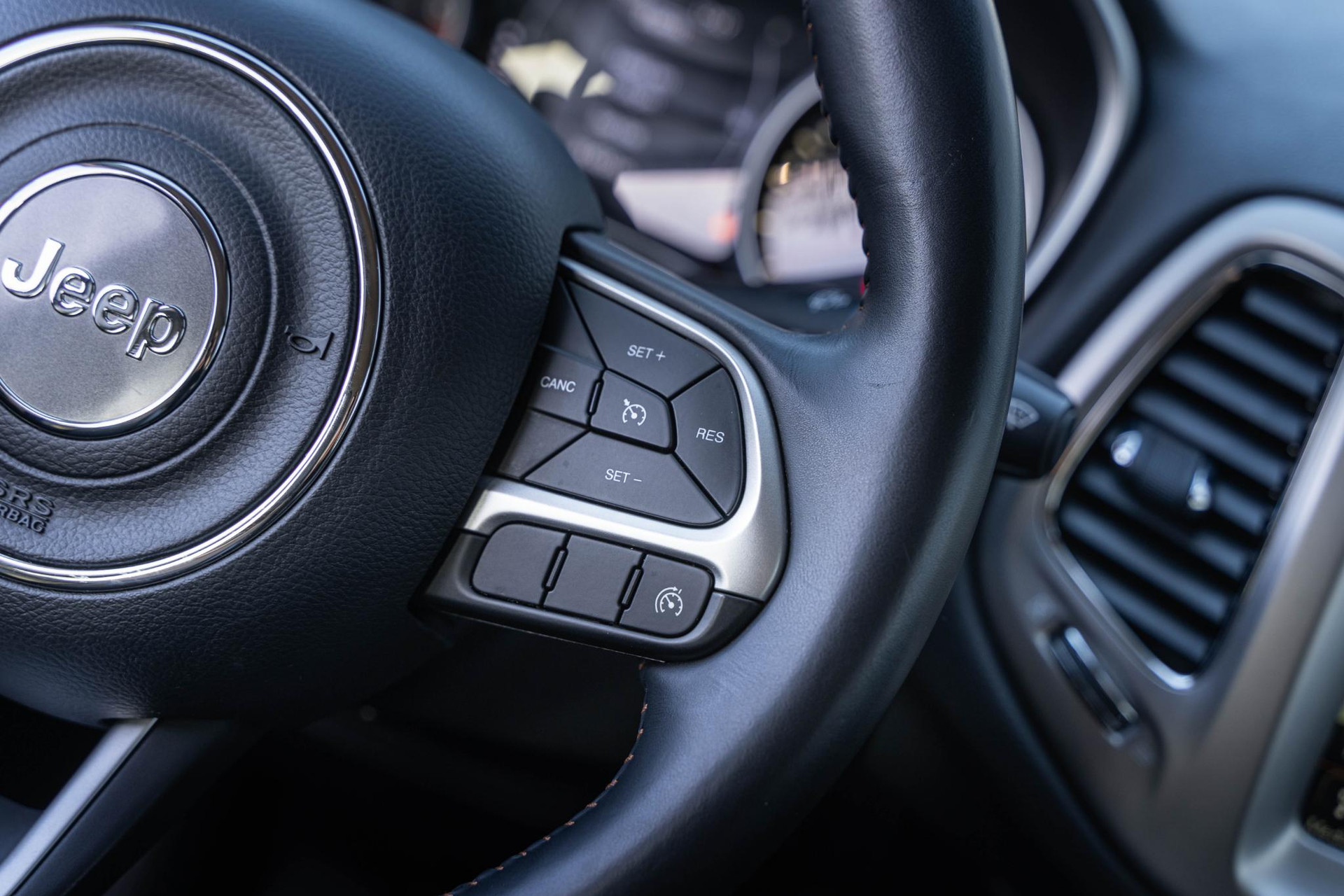 Jeep Compass 1.4 MultiAir Longitude 2019 GRANITE CRYSTAL MET. CLEAR COAT (PAU/QAUS) 27