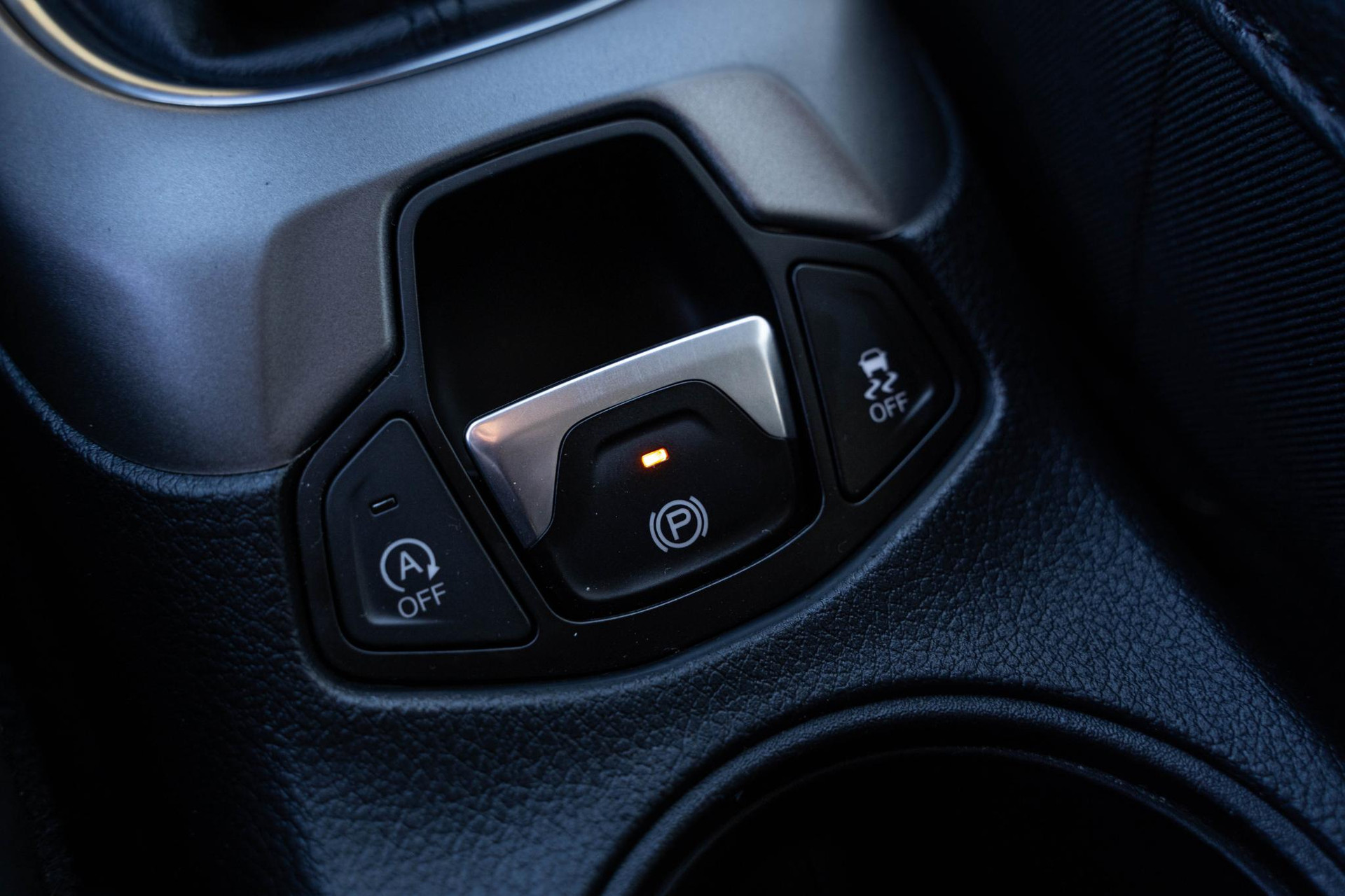 Jeep Compass 1.4 MultiAir Longitude 2019 GRANITE CRYSTAL MET. CLEAR COAT (PAU/QAUS) 28