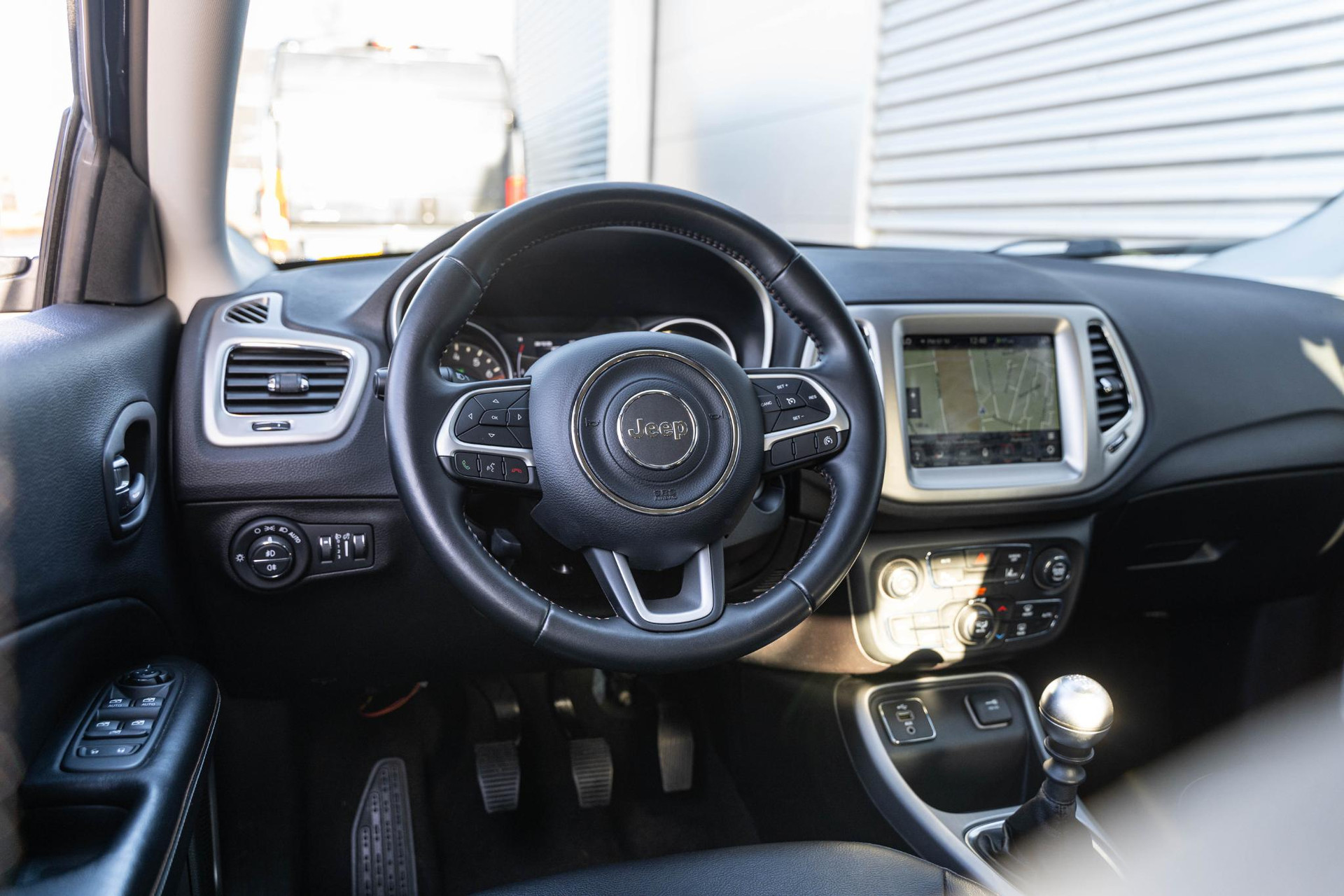 Jeep Compass 1.4 MultiAir Longitude 2019 GRANITE CRYSTAL MET. CLEAR COAT (PAU/QAUS) 4