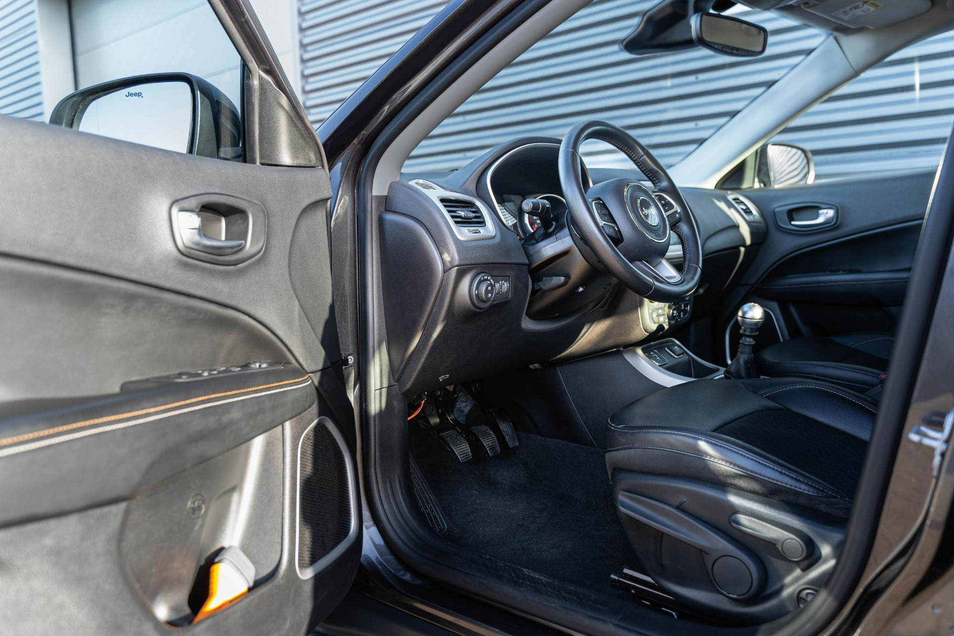 Jeep Compass 1.4 MultiAir Longitude 2019 GRANITE CRYSTAL MET. CLEAR COAT (PAU/QAUS) 6