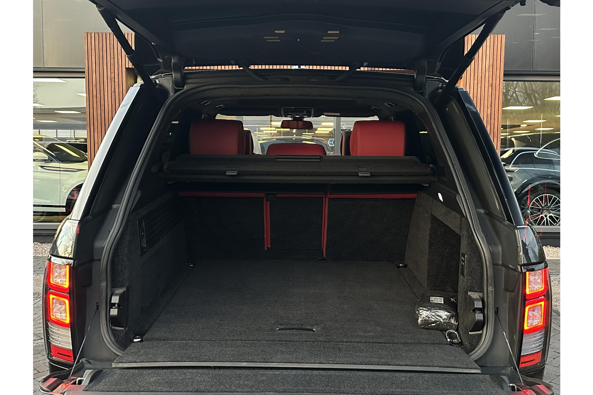 Land Rover Range Rover 3.0 TDV6 Autobiography 2015 Causeway Grey (950) (950) 17