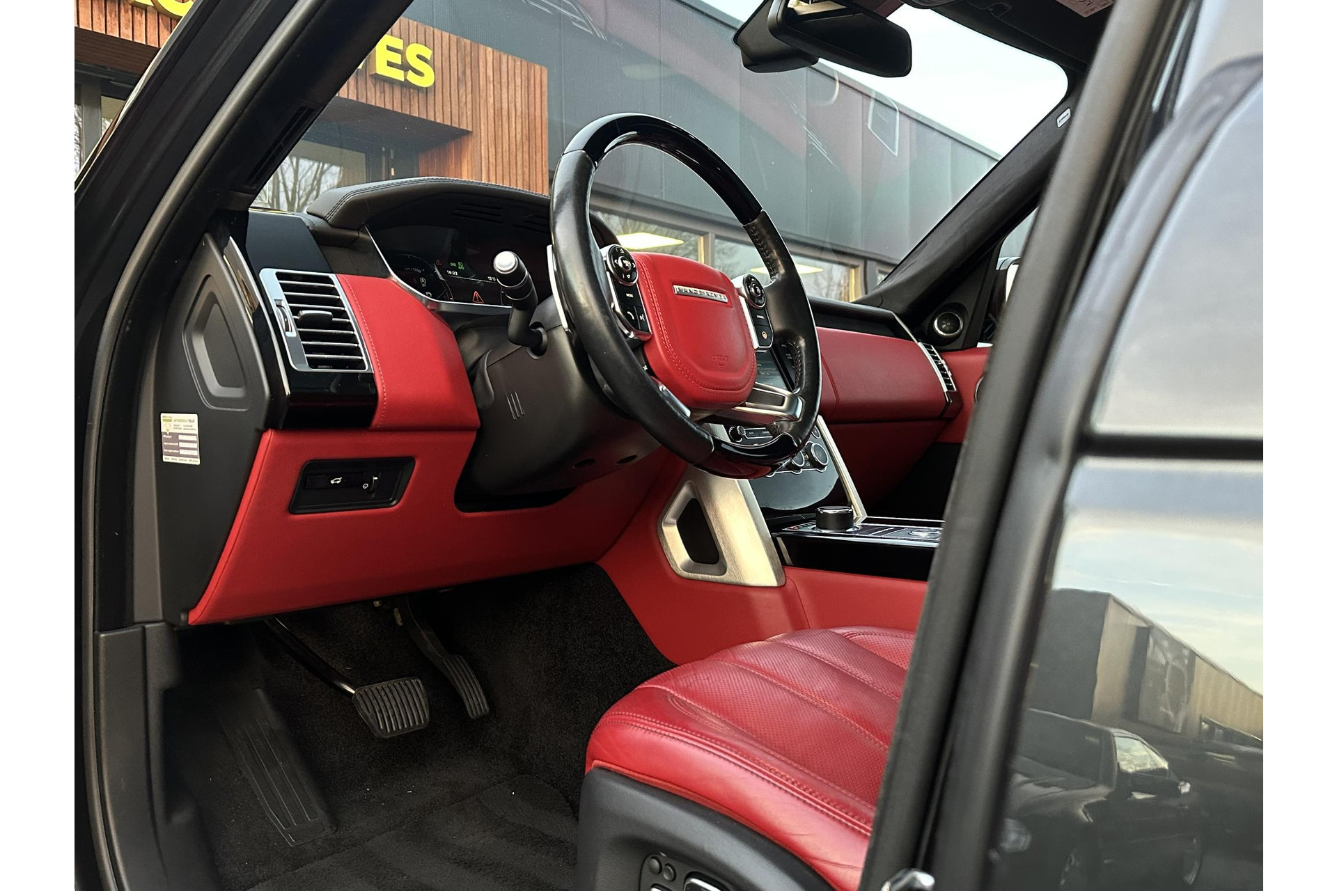 Land Rover Range Rover 3.0 TDV6 Autobiography 2015 Causeway Grey (950) (950) 24