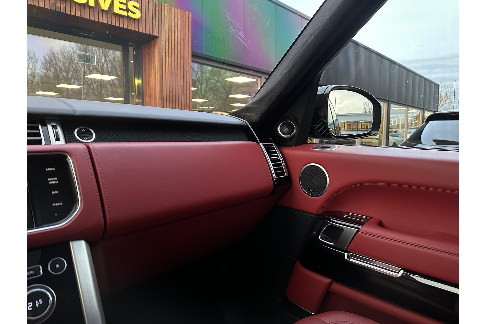 Land Rover Range Rover 3.0 TDV6 Autobiography 2015 Causeway Grey (950) (950) 37