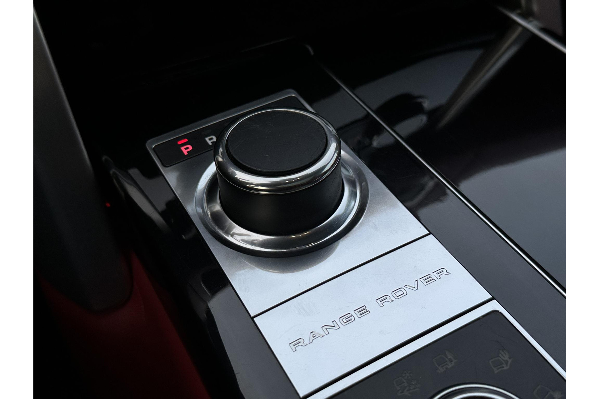 Land Rover Range Rover 3.0 TDV6 Autobiography 2015 Causeway Grey (950) (950) 39