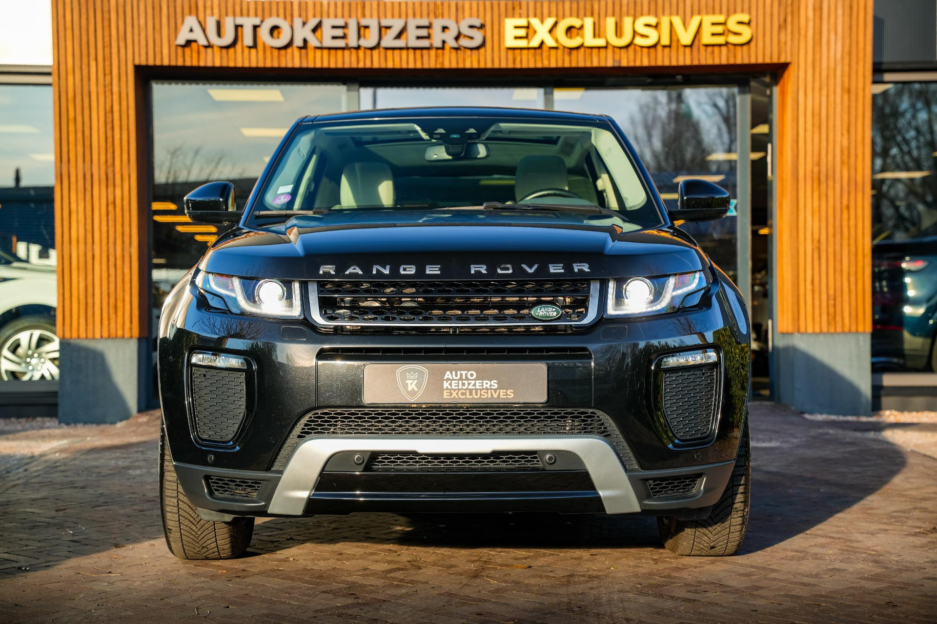 Land Rover Range Rover Evoque 2.0 Si4 HSE Dynamic 2018 Quartzite-JBC2162 (1AP) 3