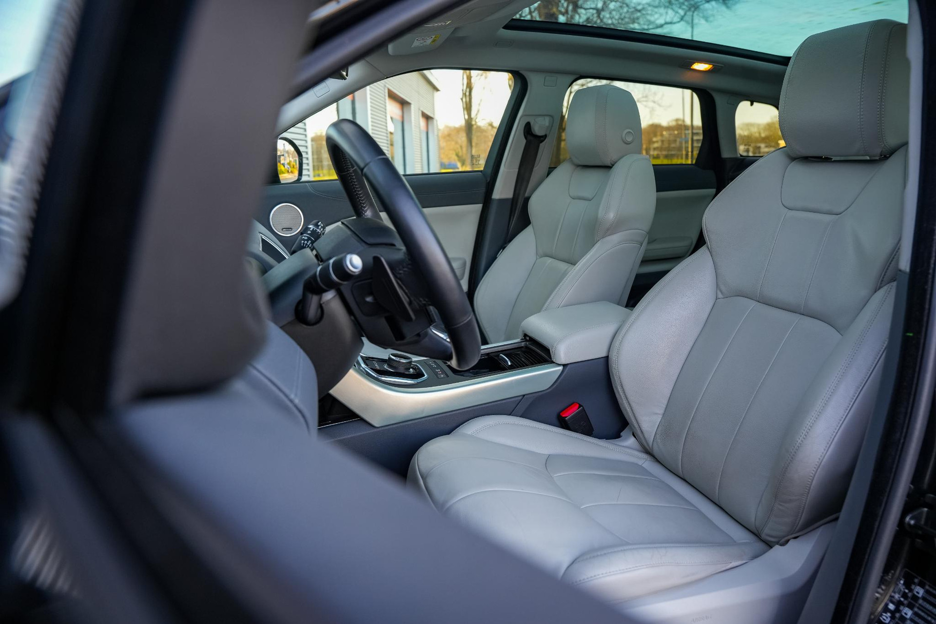 Land Rover Range Rover Evoque 2.0 Si4 HSE Dynamic 2018 Quartzite-JBC2162 (1AP) 8