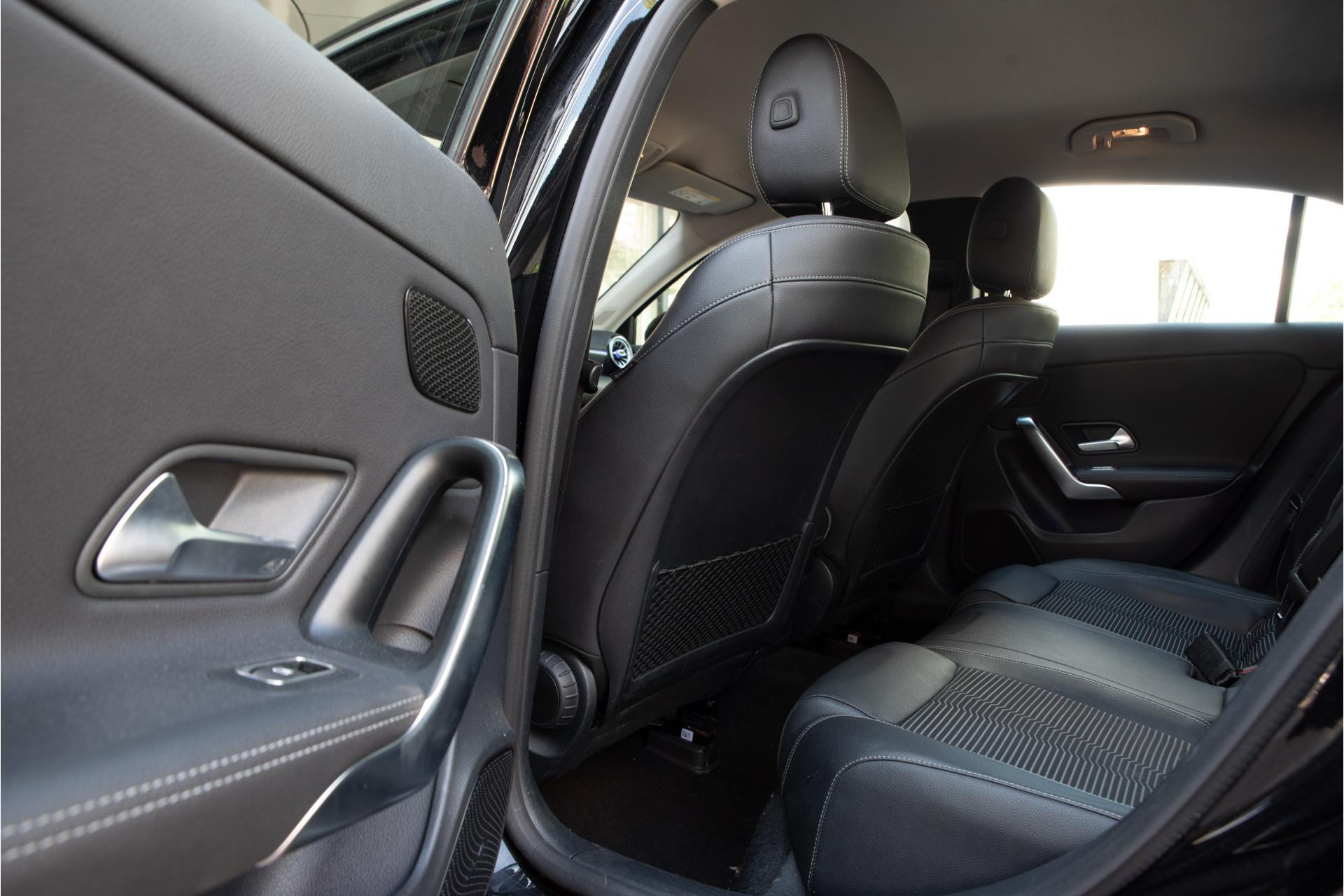 Mercedes-Benz A-Klasse 180 Business Solution AMG 2019  10