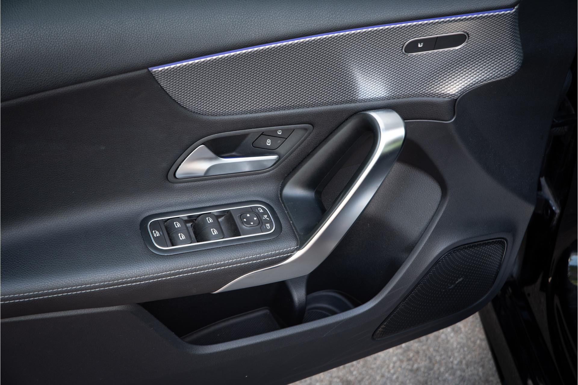 Mercedes-Benz A-Klasse 180 Business Solution AMG 2019  15