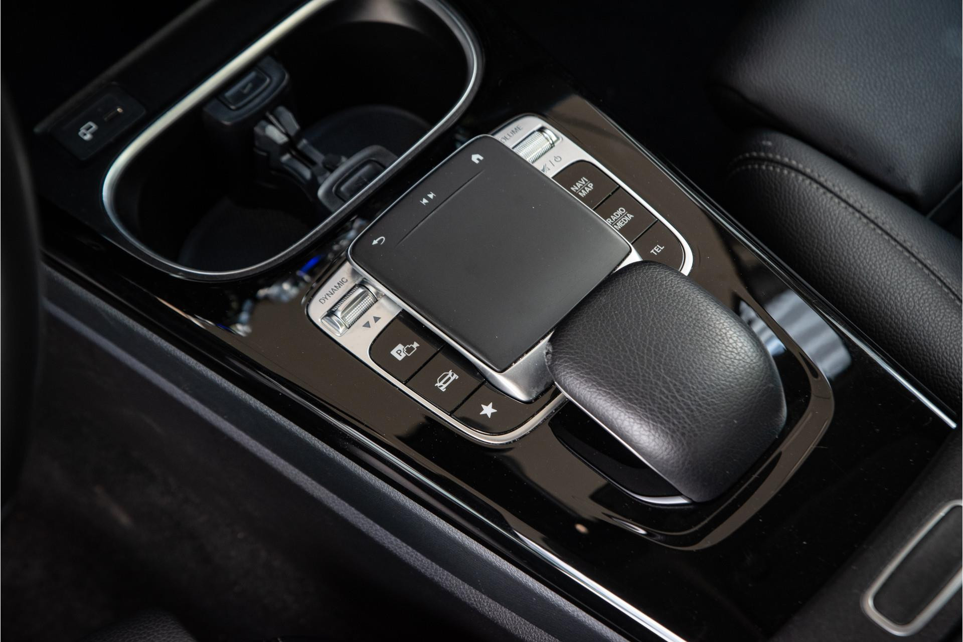 Mercedes-Benz A-Klasse 180 Business Solution AMG 2019  17