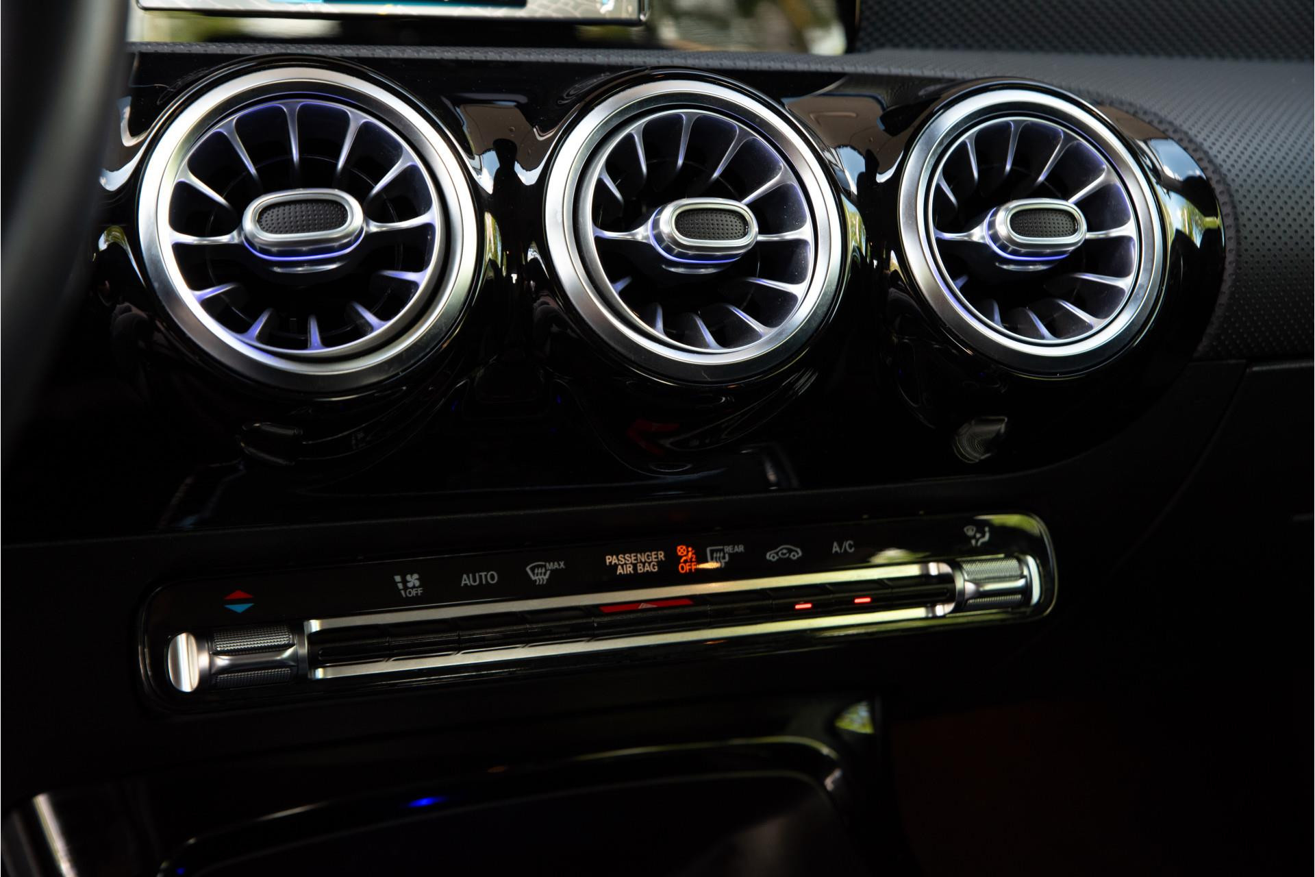 Mercedes-Benz A-Klasse 180 Business Solution AMG 2019  18