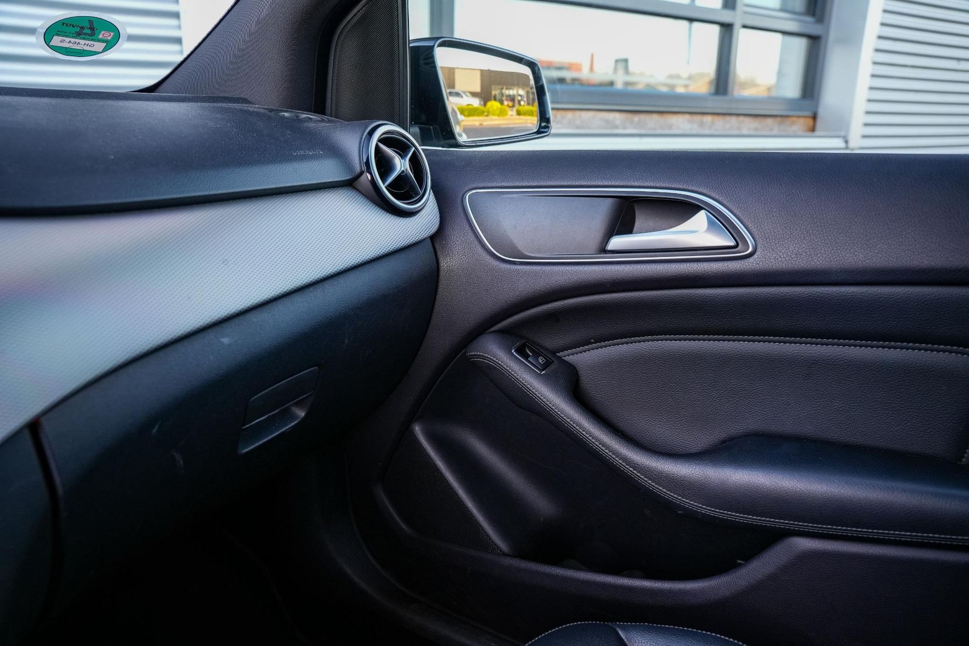 Mercedes-Benz B-Klasse 180 Ambition 2015  23