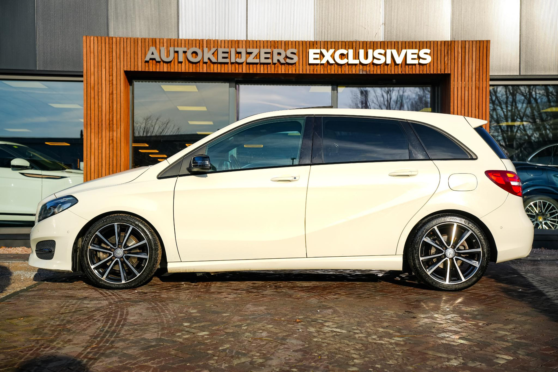 Mercedes-Benz B-Klasse 180 Ambition 2015  5