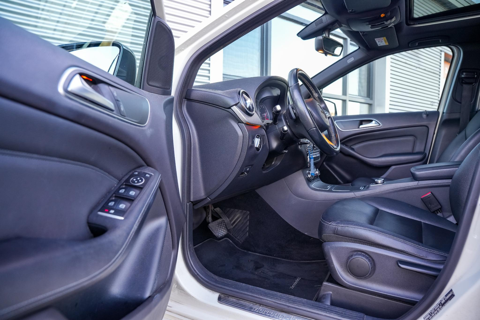 Mercedes-Benz B-Klasse 180 Ambition 2015  6