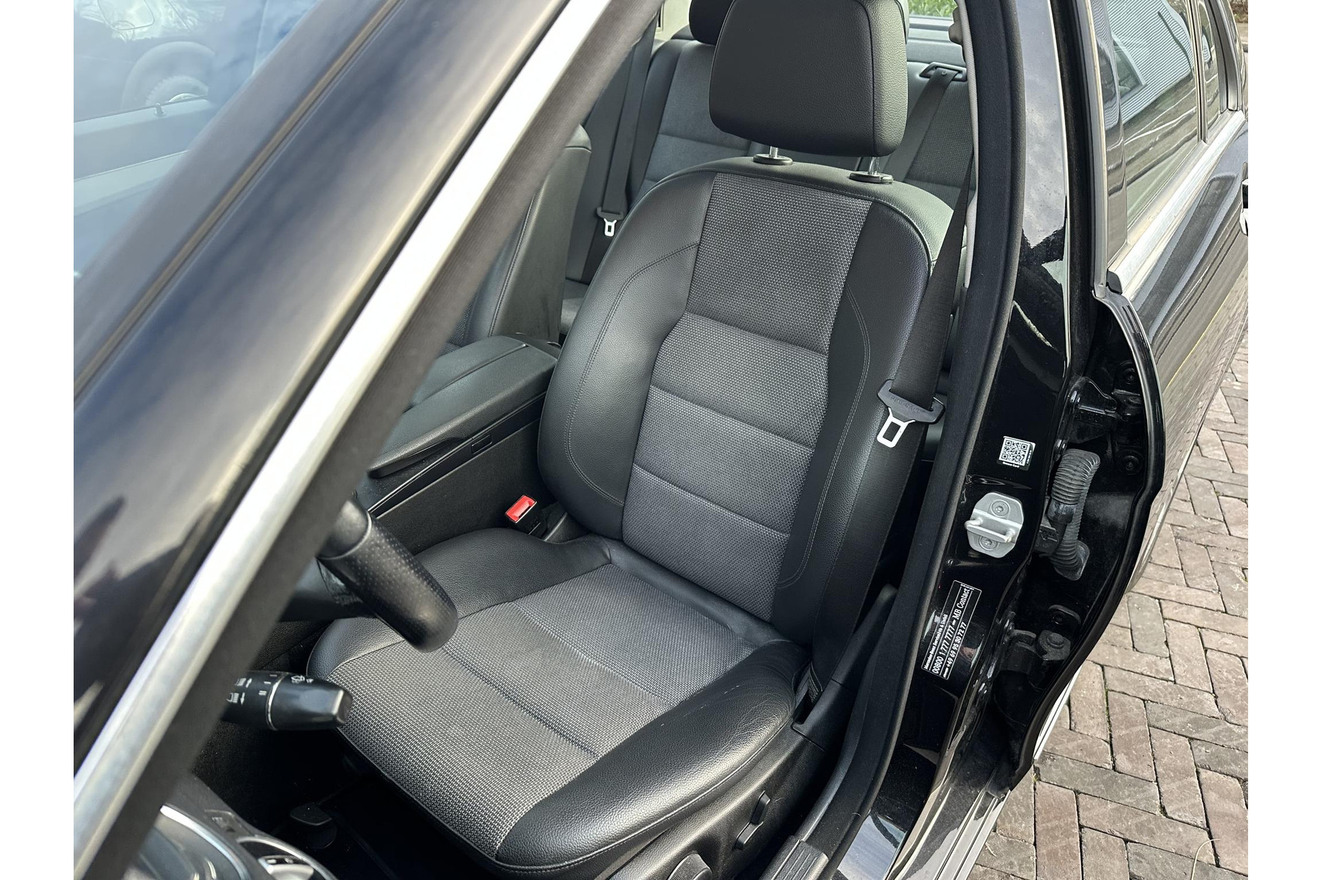 Mercedes-Benz C-Klasse 180 Business Class Avantgarde 2012 OBSIDIAN BLACK (197U) 10