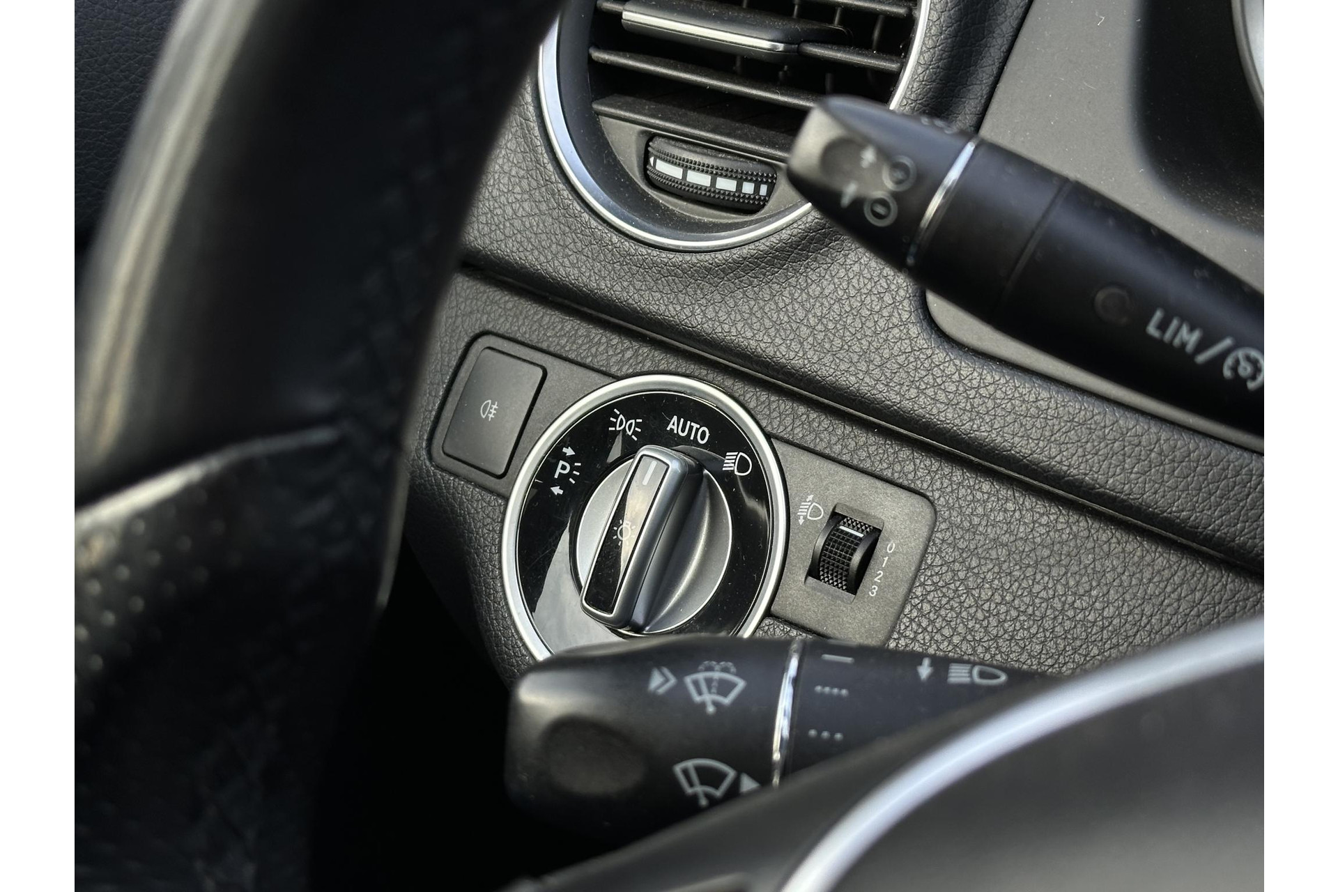 Mercedes-Benz C-Klasse 180 Business Class Avantgarde 2012 OBSIDIAN BLACK (197U) 17