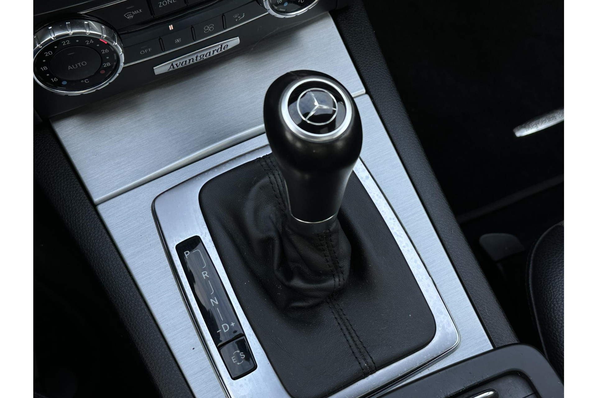 Mercedes-Benz C-Klasse 180 Business Class Avantgarde 2012 OBSIDIAN BLACK (197U) 23