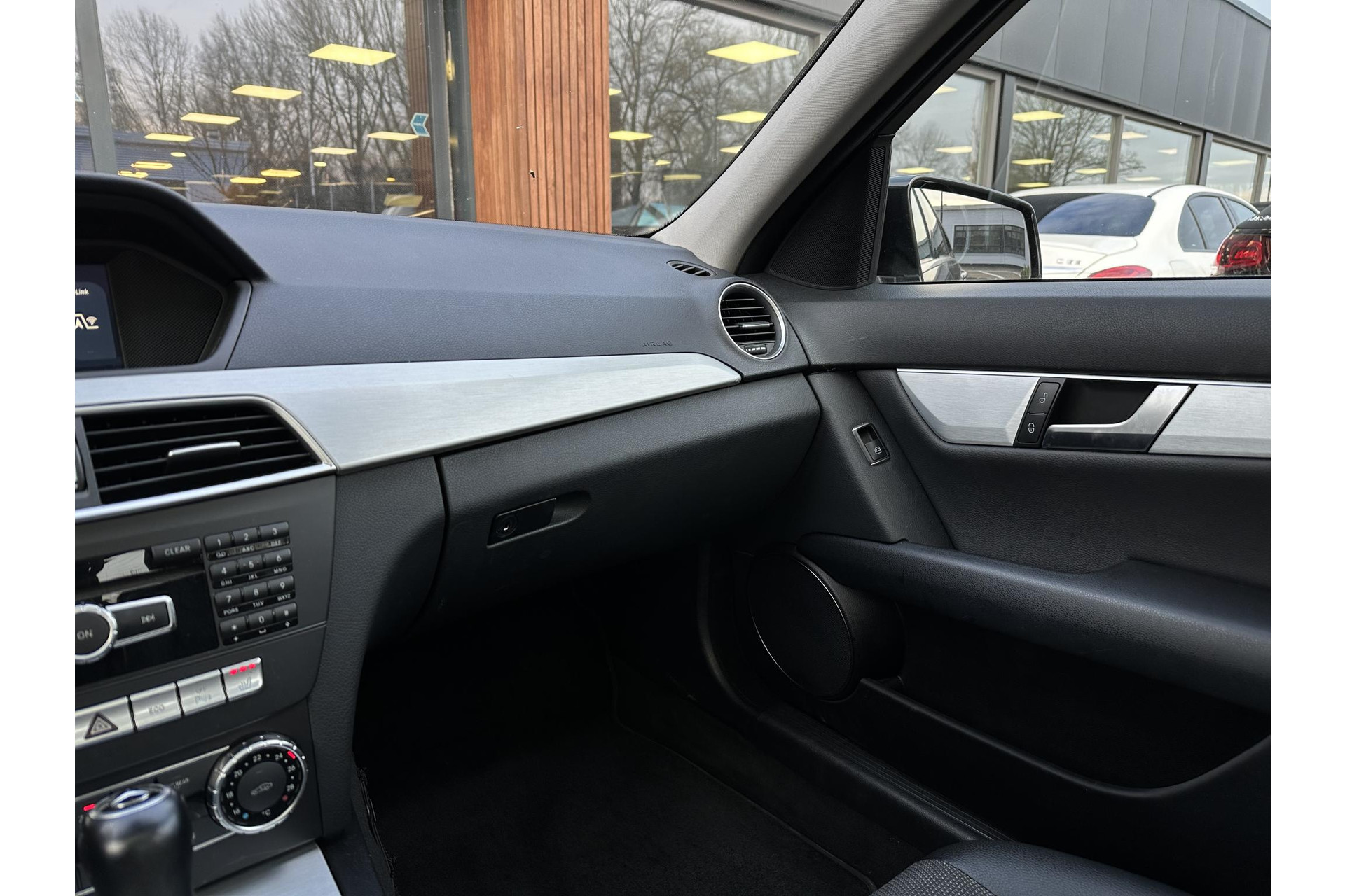 Mercedes-Benz C-Klasse 180 Business Class Avantgarde 2012 OBSIDIAN BLACK (197U) 24