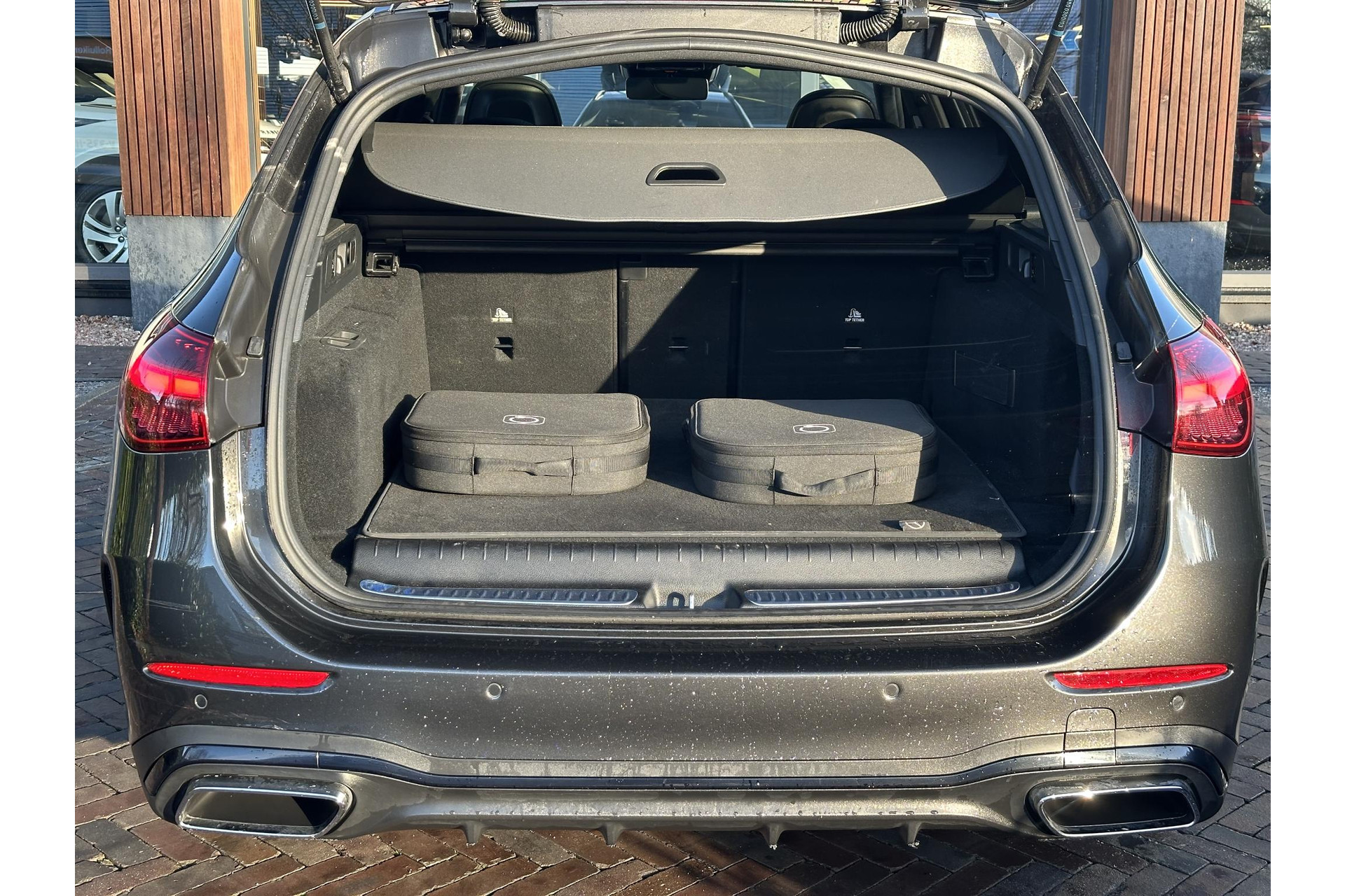 Mercedes-Benz C-Klasse 300 de 4MATIC AMG Line 2023 GRAPHITE GRAY - METALLIC FINISH (831U) 10