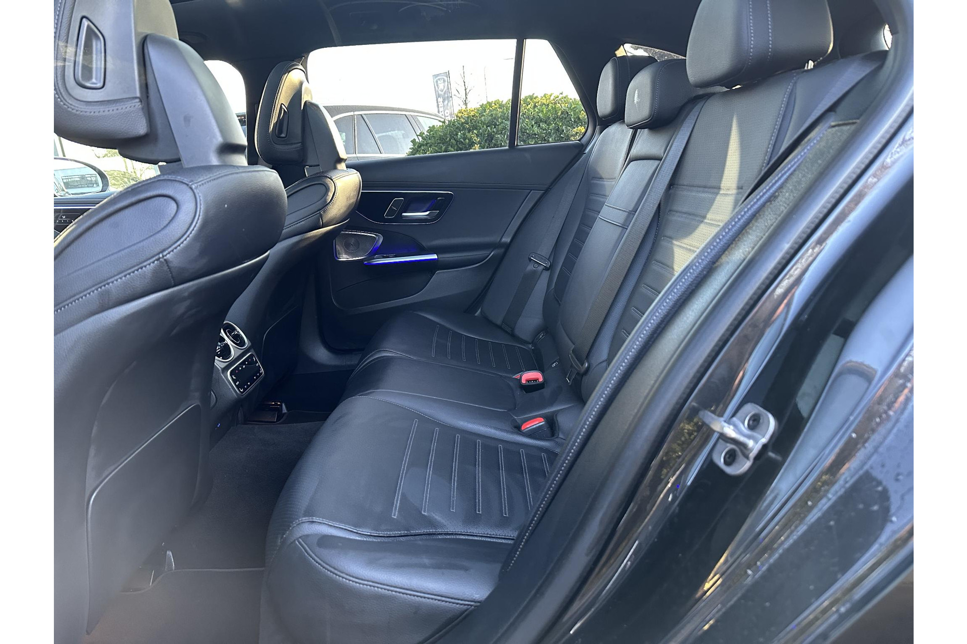 Mercedes-Benz C-Klasse 300 de 4MATIC AMG Line 2023 GRAPHITE GRAY - METALLIC FINISH (831U) 13