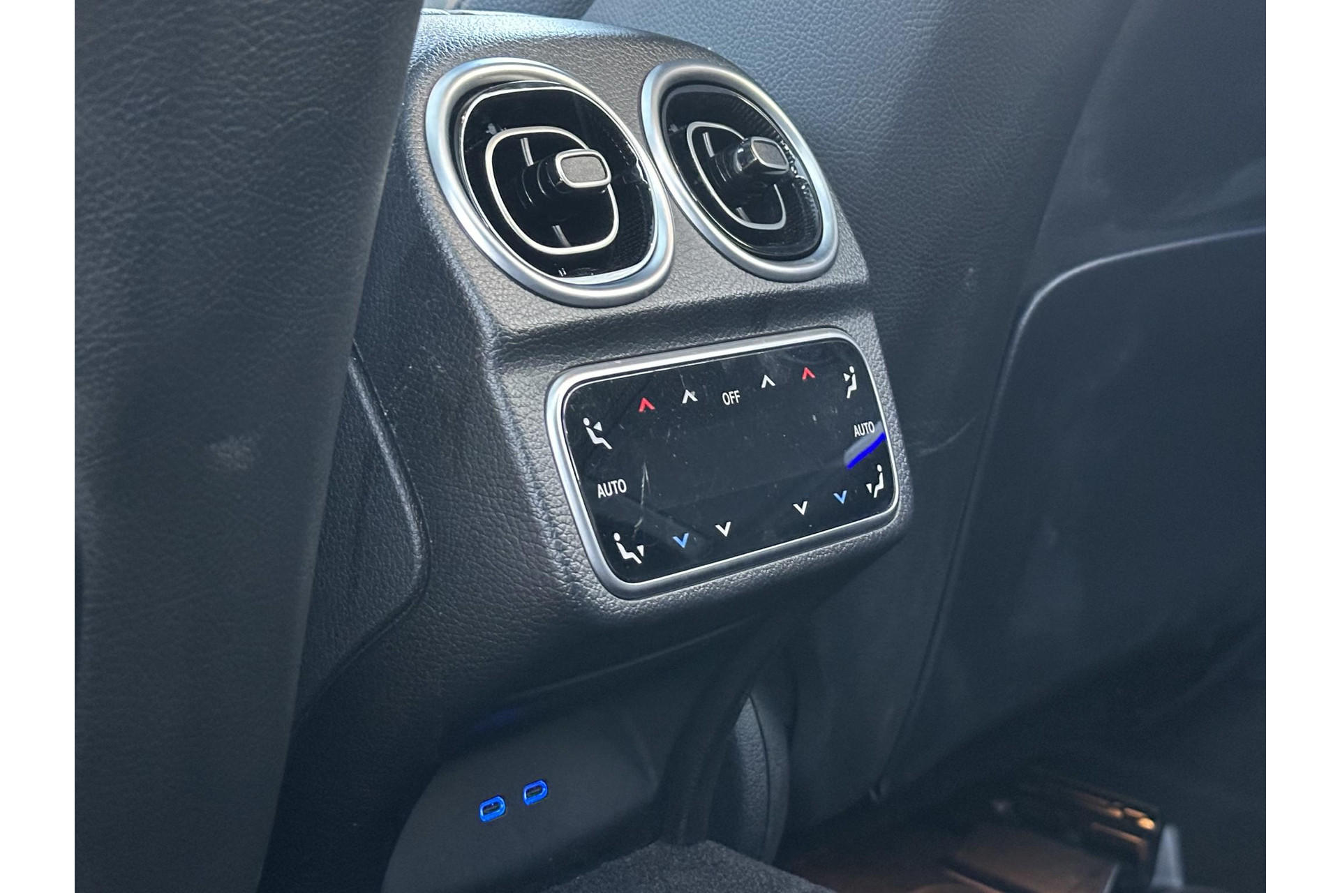 Mercedes-Benz C-Klasse 300 de 4MATIC AMG Line 2023 GRAPHITE GRAY - METALLIC FINISH (831U) 14